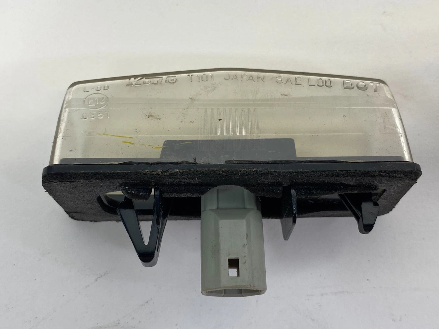 2005-2007 SCION TC 09-13 TOYOTA VENZA REAR LICENSE PLATE LIGHT LAMP E130551 OEM