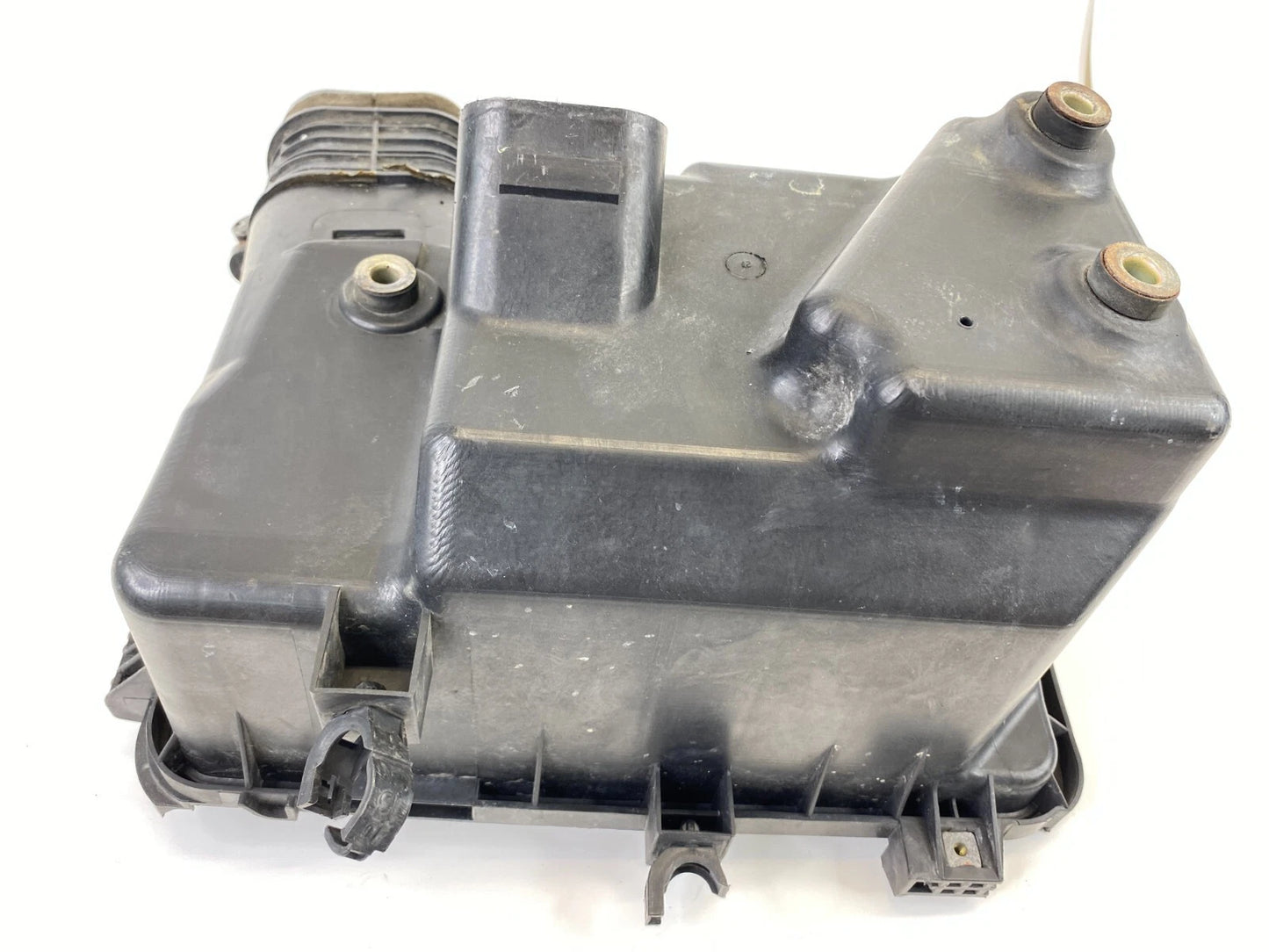 2004-2006 TOYOTA CAMRY 3.0L LOWER AIR INTAKE CLEANER FILTER BOX OEM 17701-0A100