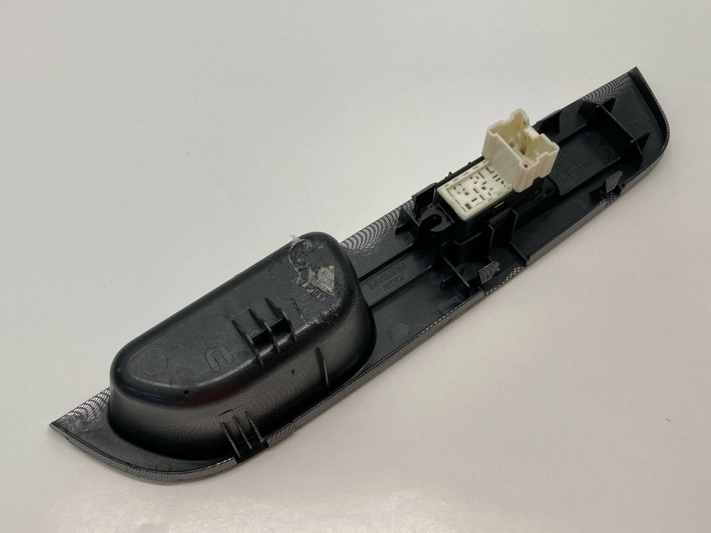 2007-2009 NISSAN VERSA REAR RIGHT PASSENGER SIDE WINDOW SWITCH 82960 EM31A OEM
