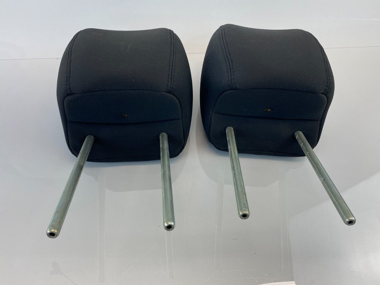 2009-2012 Chevrolet Traverse Front Seat Headrest Left & Right Head Rest Pair Set