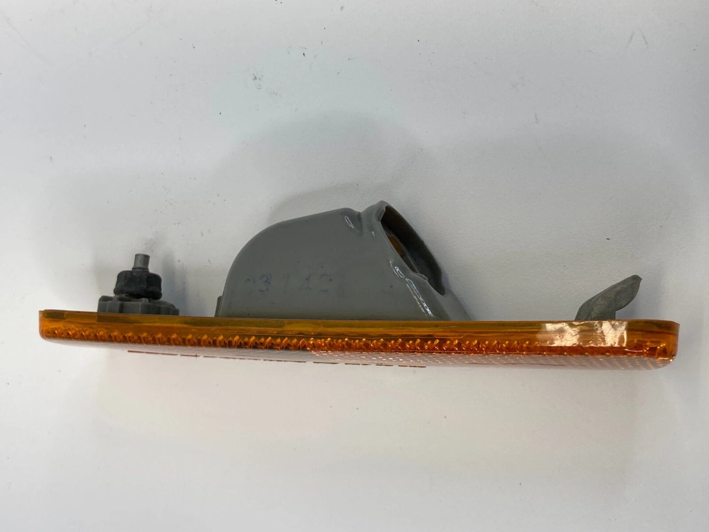 1999 00 01 02 2003 LEXUS RX300 FRONT BUMPER MARKER LIGHT LAMP OEM
