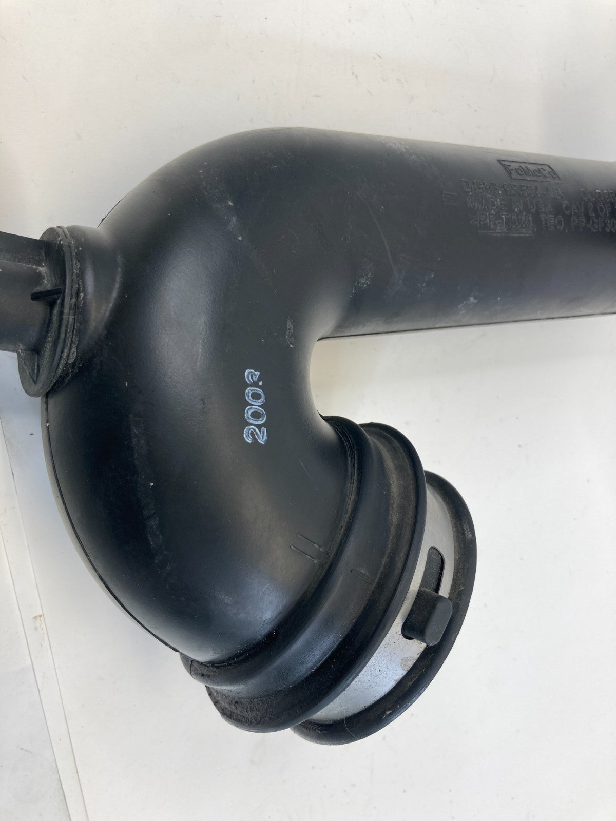 2013-2018 Ford C-Max Hybrid 2.0L Air Cleaner Hose Tube Duct DG93-9R504-AB OEM