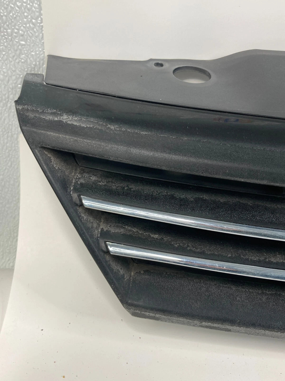 2011-2014 VOLKSWAGEN JETTA FRONT BUMPER UPPER GRILL GRILLE 5C6-853-651-QWA OEM