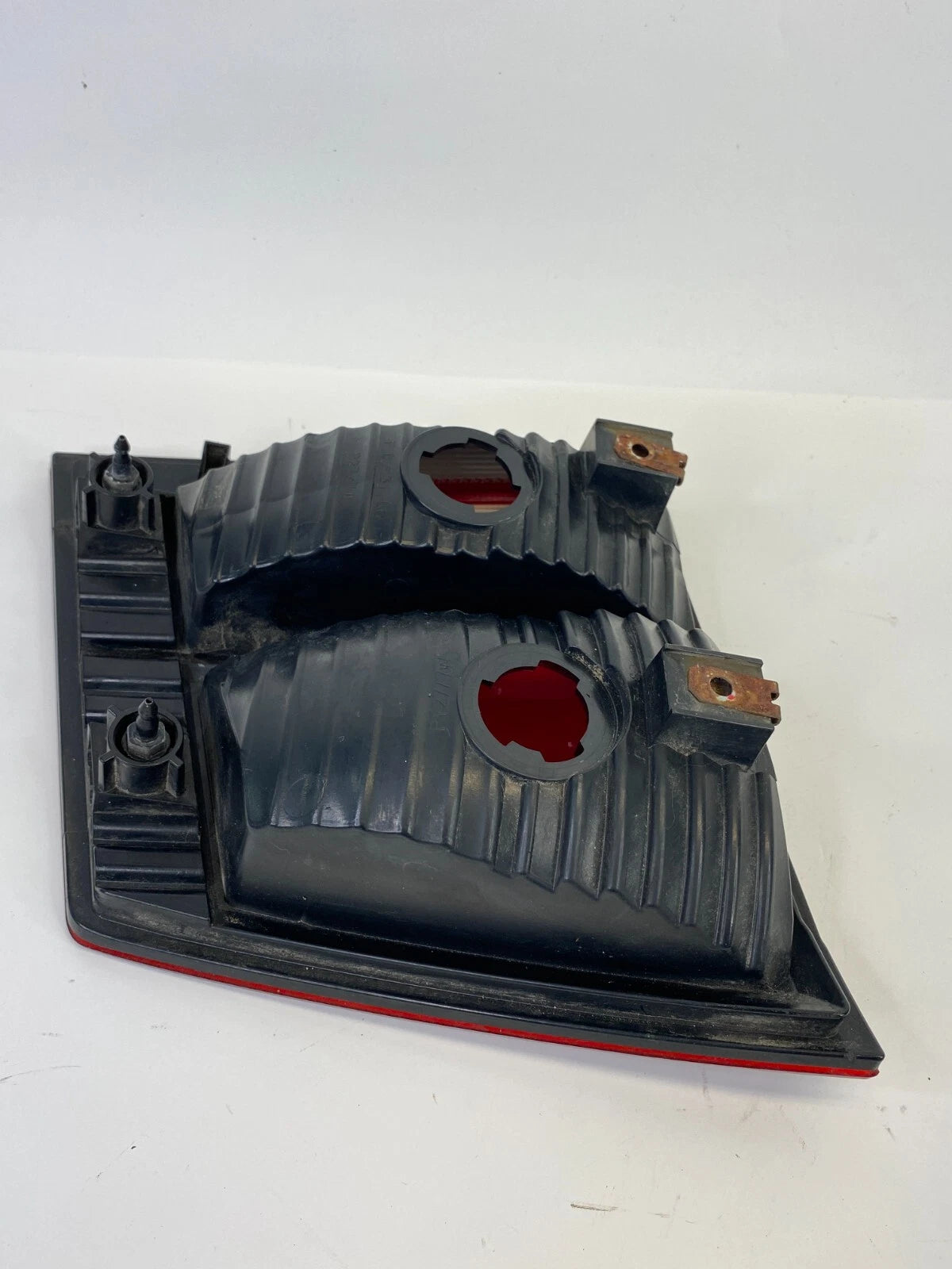 2009-2020 DODGE JOURNEY RIGHT PASSENGER SIDE INNER TRUNK TAIL LIGHT 04806368 OEM