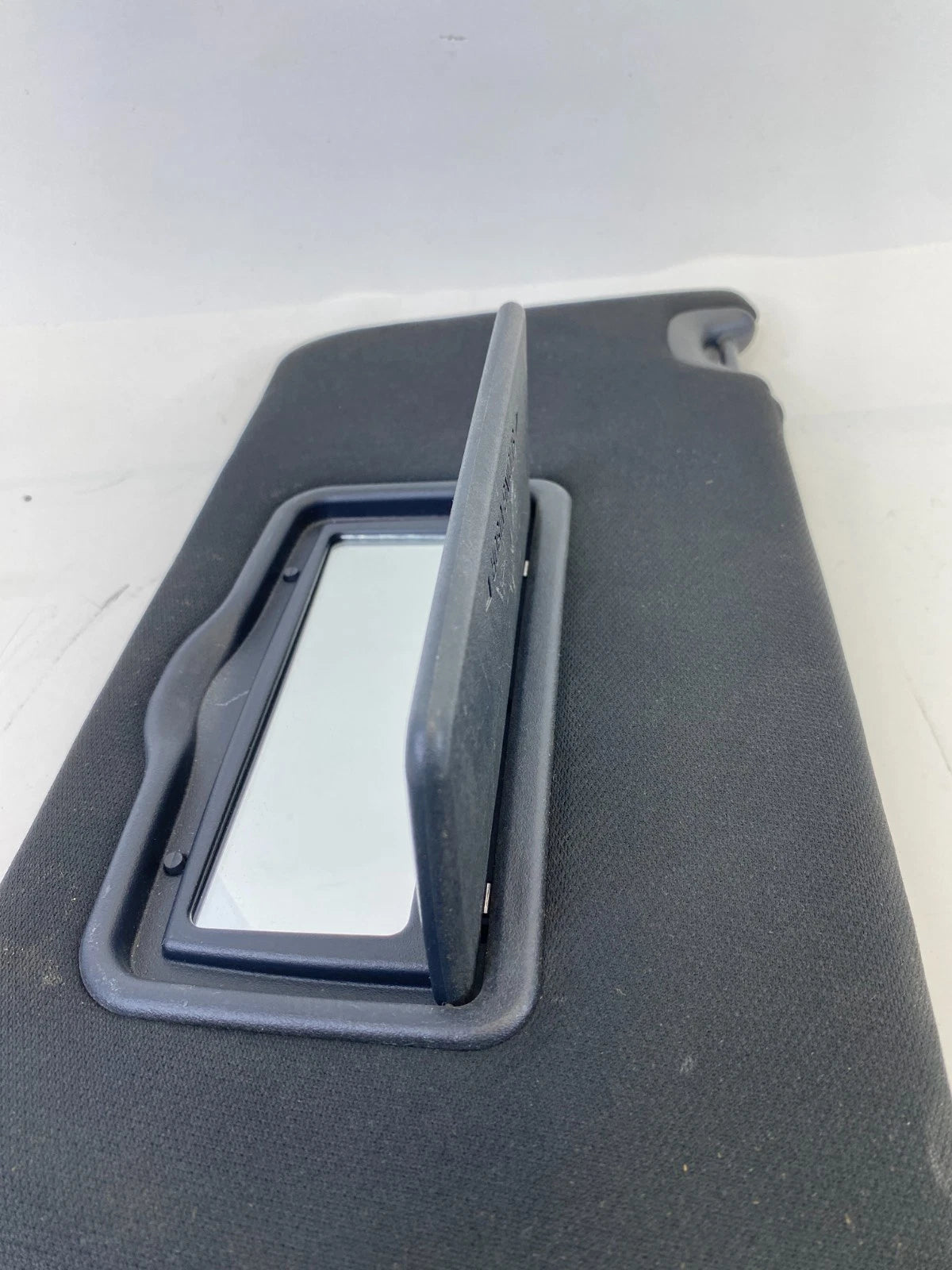 16-19 FORD EXPLORER INTERCEPTOR ROOF RIGHT SIDE SUNVISOR SUN VISOR W/ CLIPS OEM