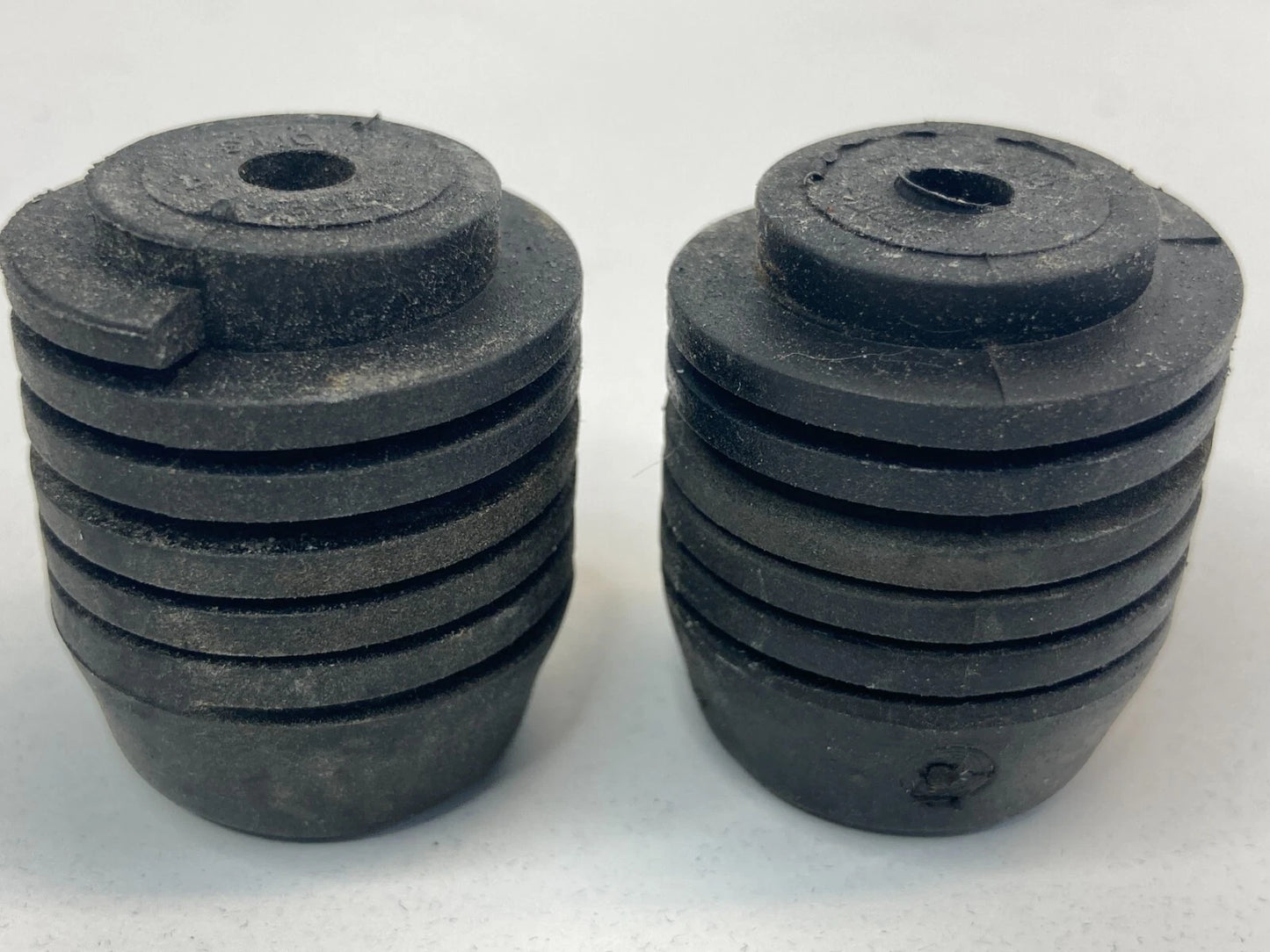 2005-2015 HYUNDAI TUCSON FRONT HOOD RUBBER CUSHION BUFFER STOPPER BUMPER SET OEM