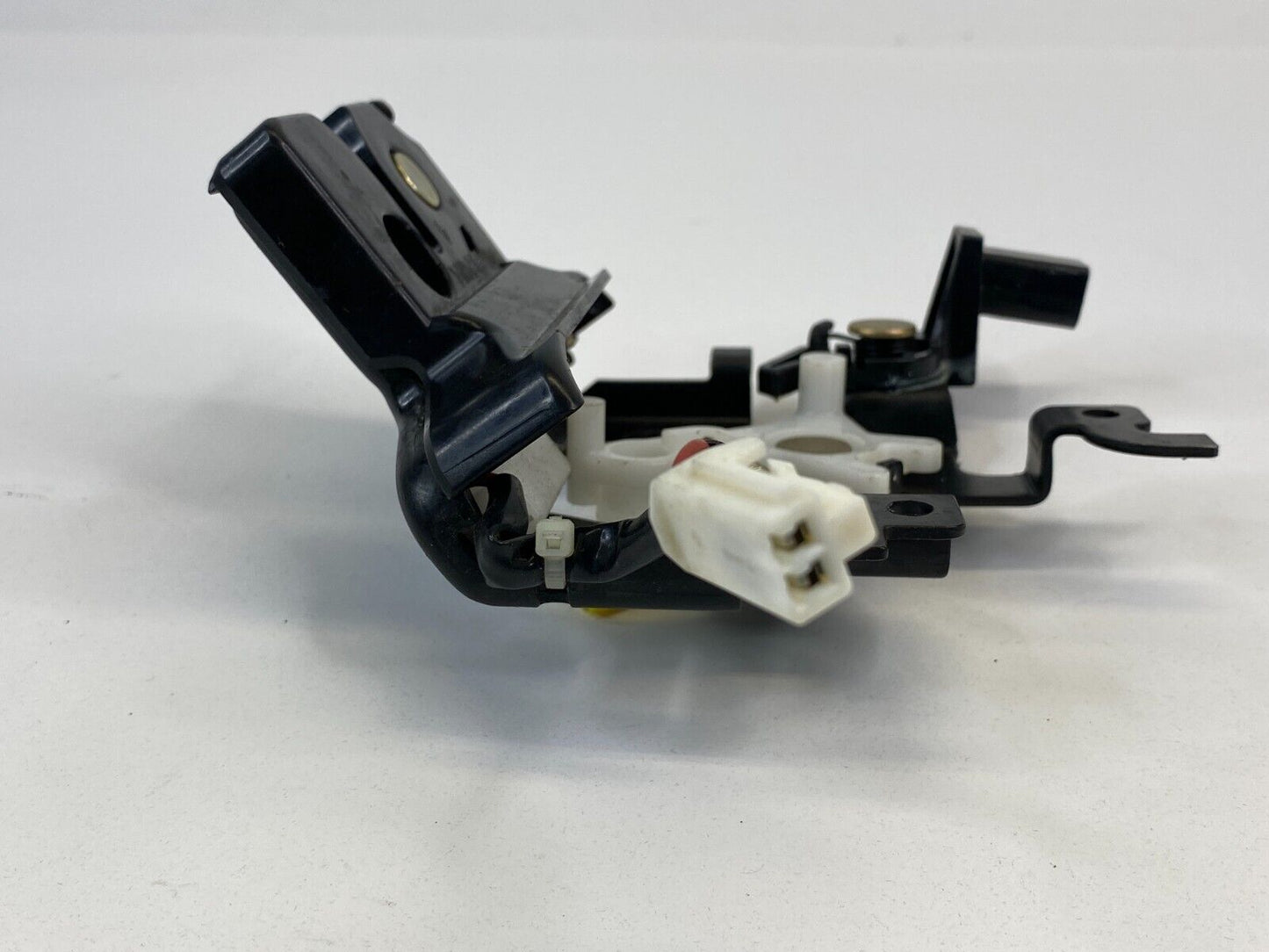 2004 2005 Mazda3 Mazda 3 Rear Trunk Lock Latch Actuator Assembly OEM