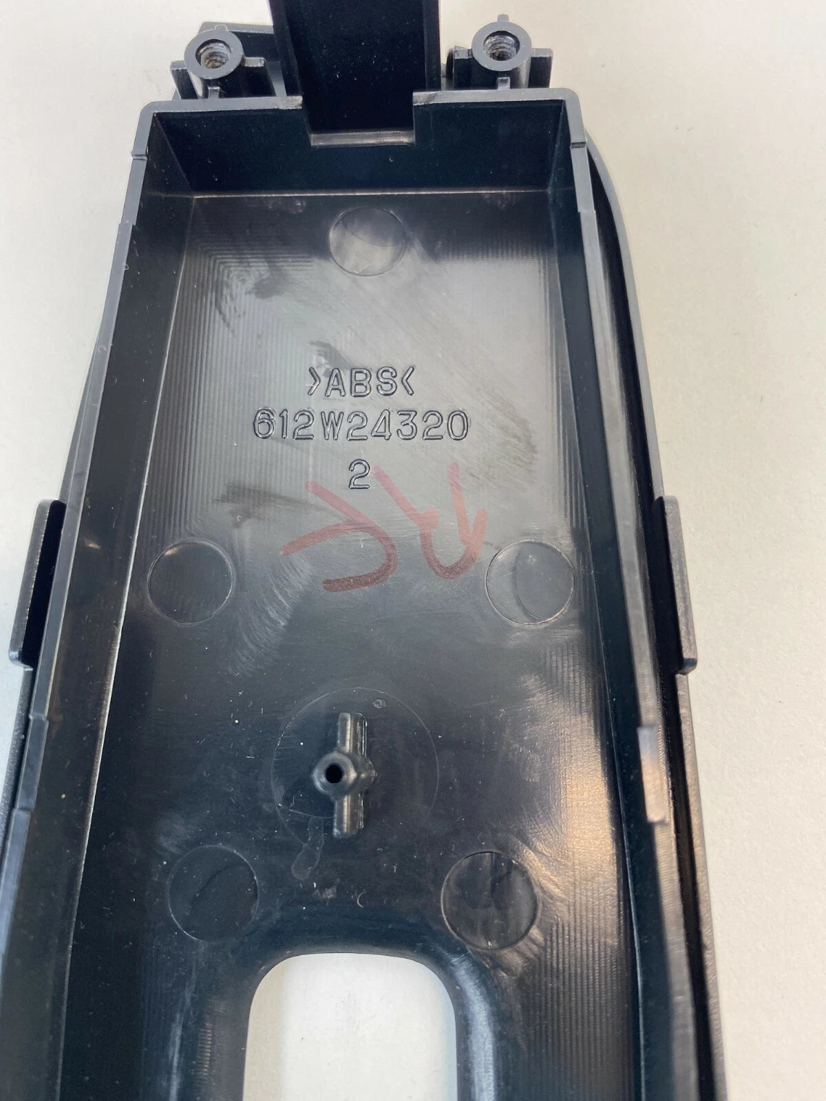 2004 2005 2006 KIA AMANTI SEDAN FRONT RIGHT SIDE WINDOW SWITCH BEZEL TRIM COVER