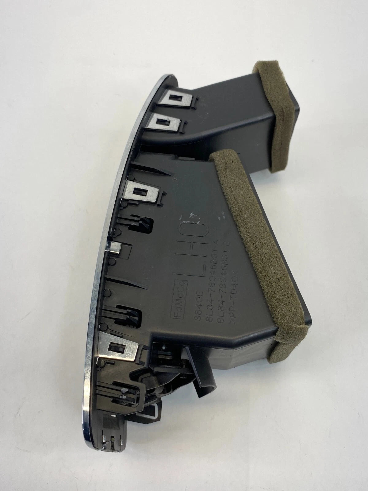 2008-2012 FORD ESCAPE DASH LEFT SIDE AC AIR VENT GRILL DUCT 8L84-78046B31-A