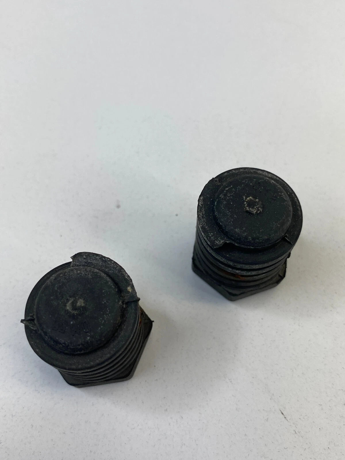 04-08 CHEVROLET AVEO LS FRONT HOOD ADJUSTMENT RUBBER BUMPER STOP SET PAIR OEM