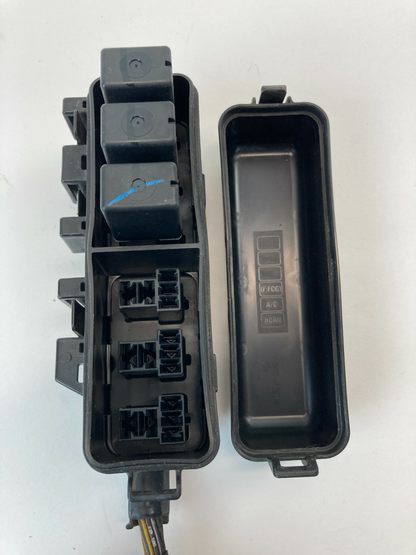 2007 2008 2009 Mazda CX-7 CX7 Front Right Passenger Fuse Box Relay Assembly OEM