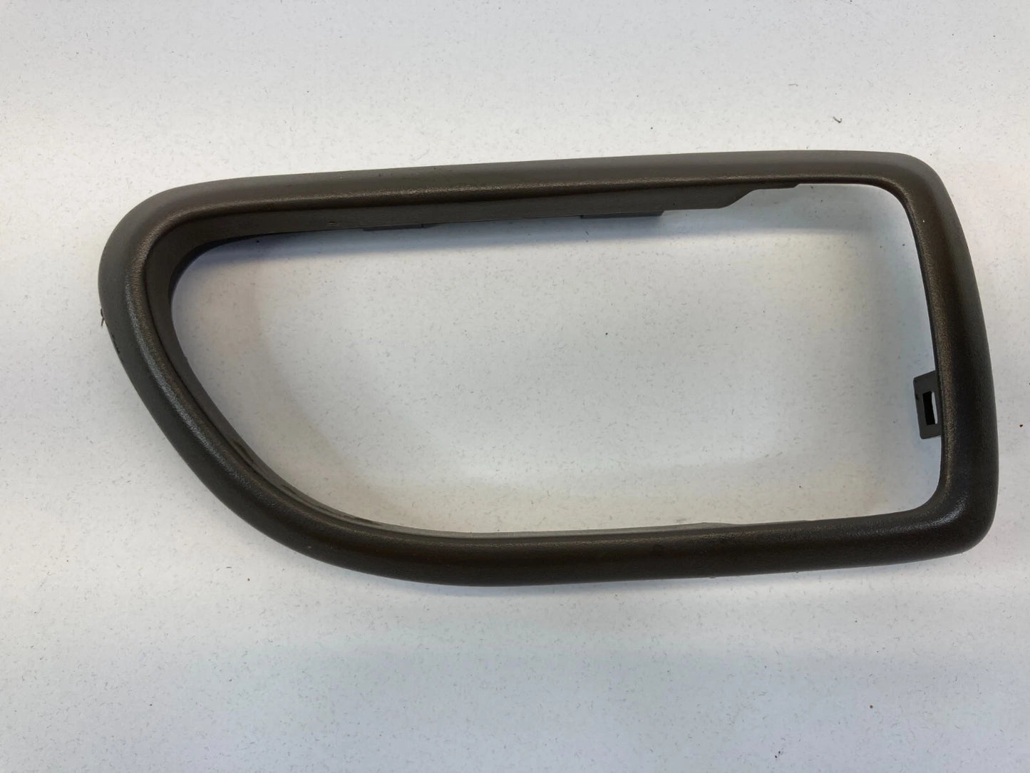 2000-2004 SUBARU OUTBACK FR RH INSIDE DOOR HANDLE BEZEL TRIM COVER PANEL OEM