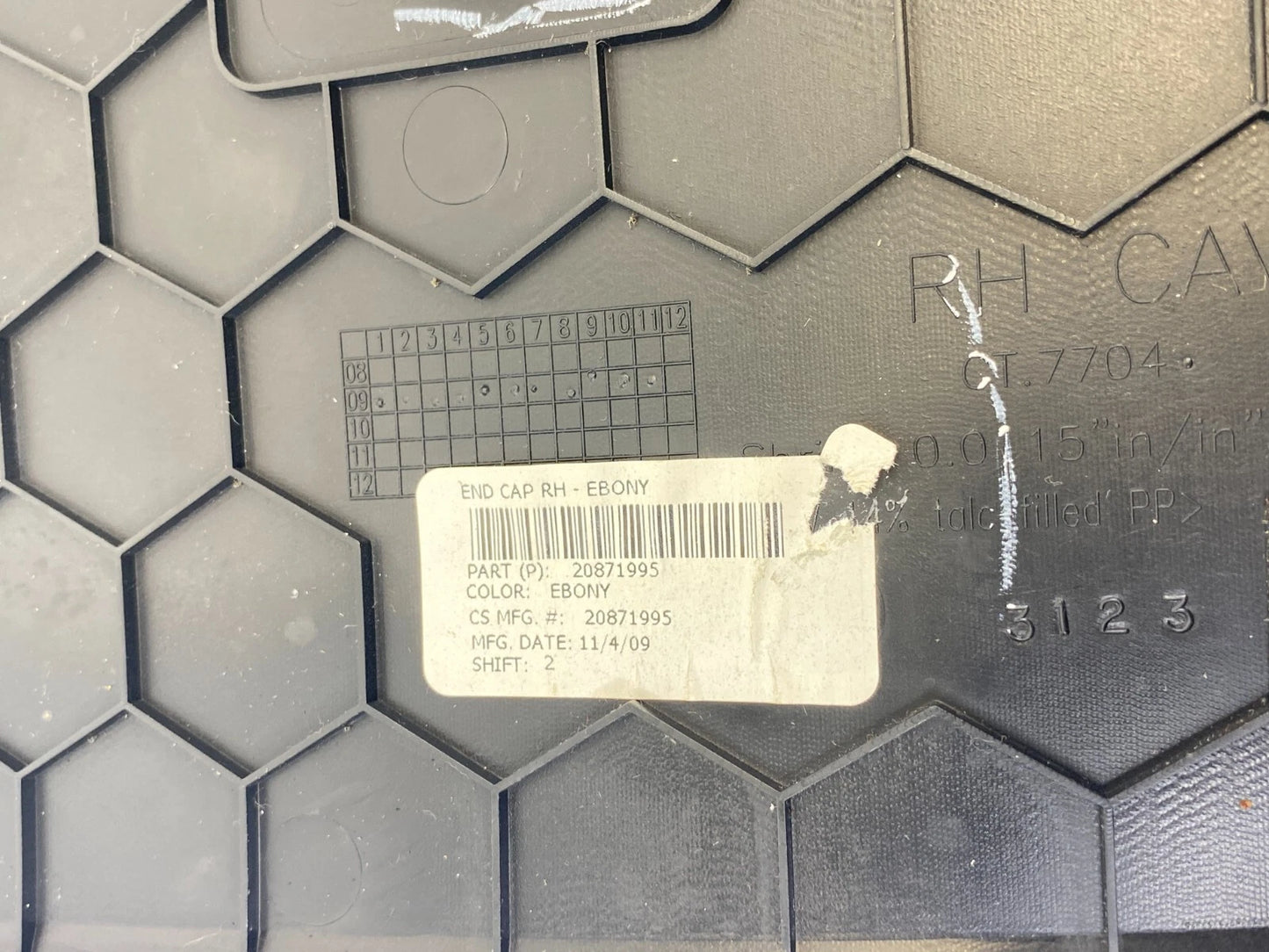 09-17 CHEVROLET TRAVERSE RIGHT SIDE DASH END CAP COVER TRIM PANEL 20871995 OEM