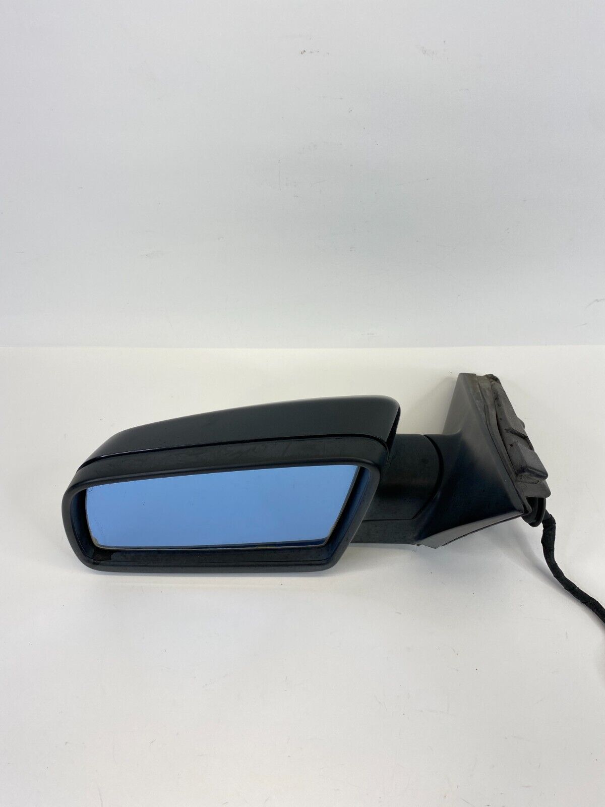 2006 2007 BMW 530i 530xi Front Left Driver Side View Power Mirror E1010748 OEM