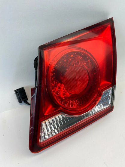 11-16 CHEVROLET CHEVY CRUZE REAR RIGHT PASSENGER TAIL LIGHT INNER TAILLIGHT OEM