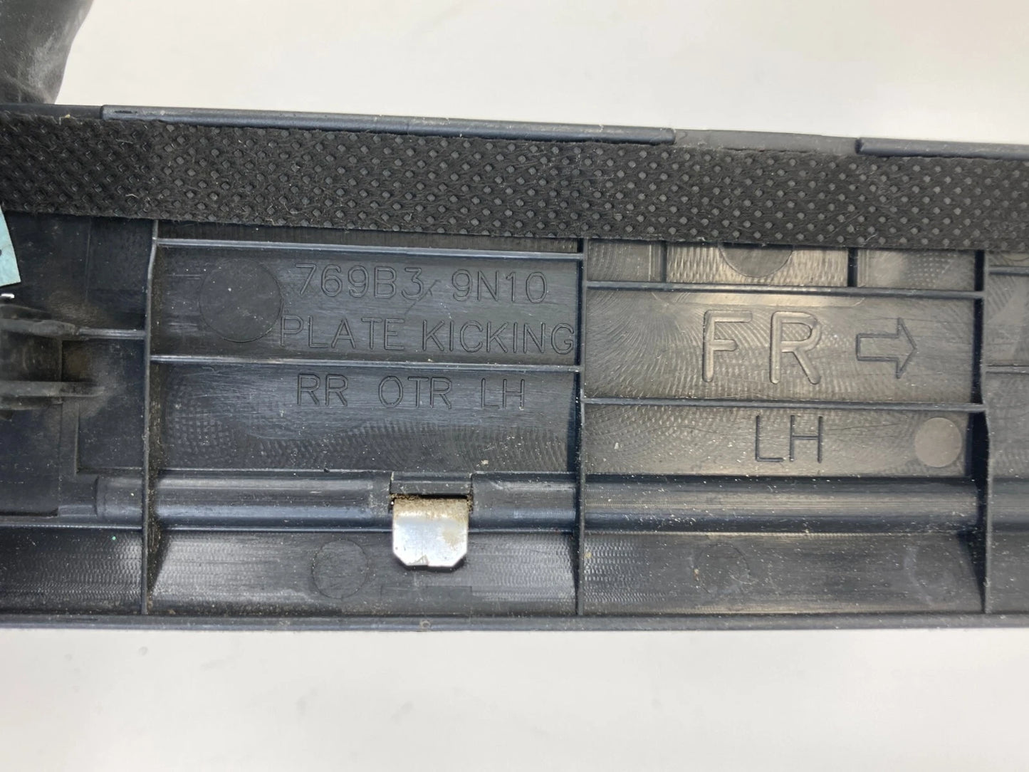 2009-2014 NISSAN MAXIMA REAR LEFT DOOR SILL SCUFF FOOT STEP PLATE PANEL MOLDING