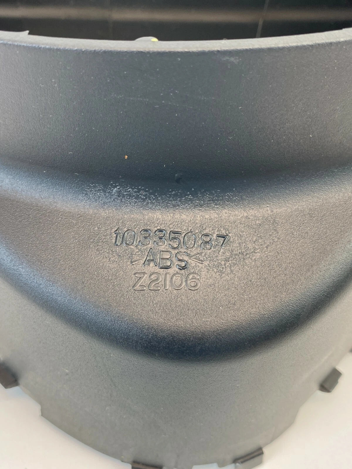 04 05 06 07 BUICK RENDEZVOUS CENTER DASH A/C AIR VENT DUCT DEFLECTOR BEZEL COVER
