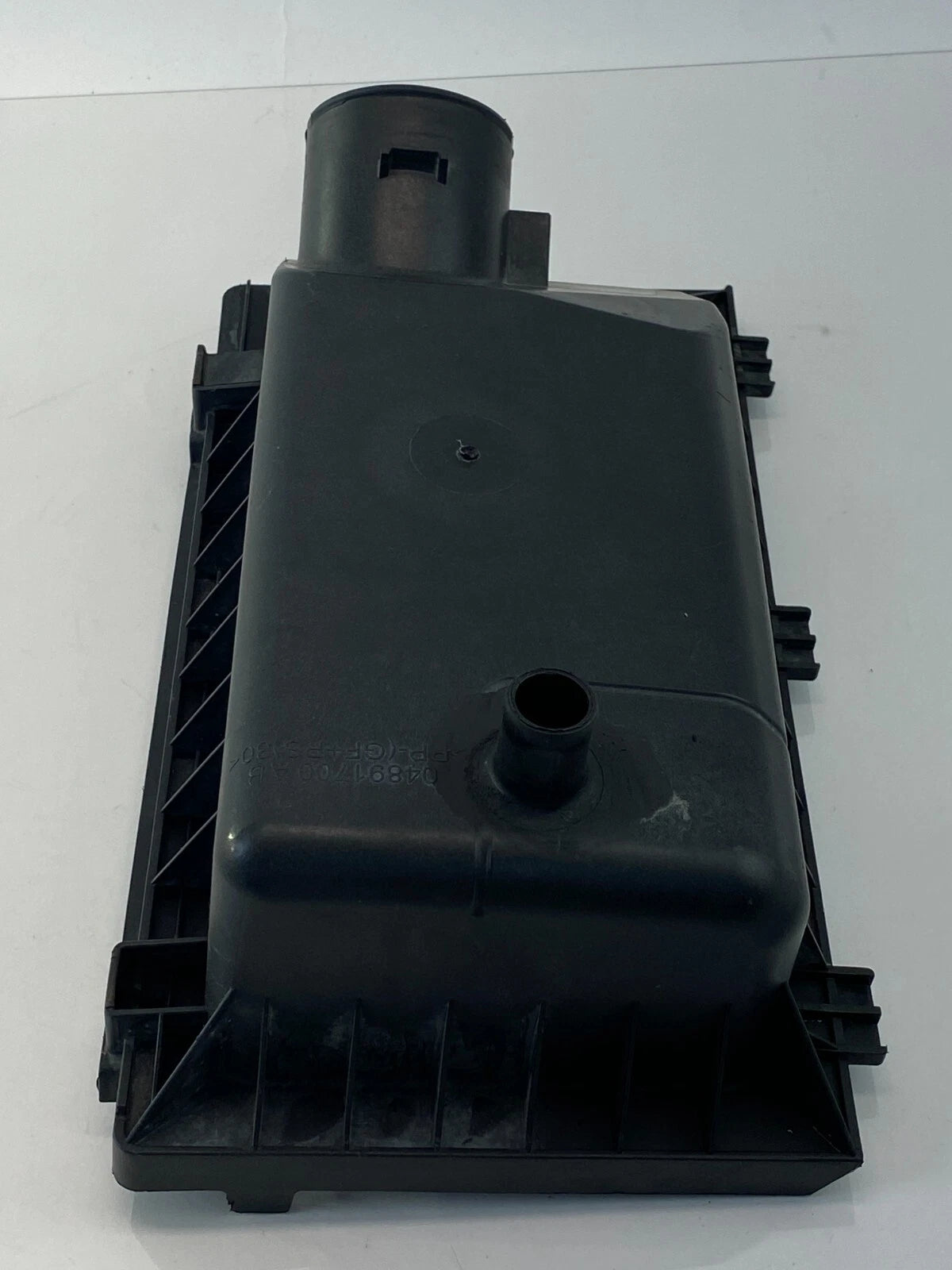 2007-2010 JEEP PATRIOT 2.4L UPPER AIR INTAKE CLEANER BOX FILTER COVER 04891700AB