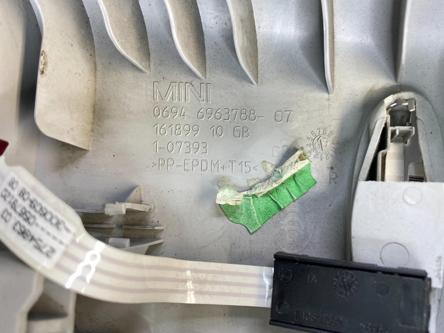 07-10 Mini Cooper Front Right Center B Pillar Upper Trim Panel Cover 06946963788