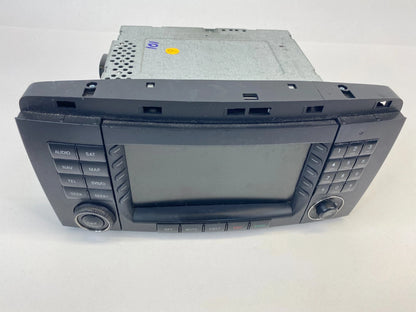 06-08MERCEDES-BENZ R350 NAVI GPS RADIO RECEIVER MONITOR SCREEN A2518704589 OEM