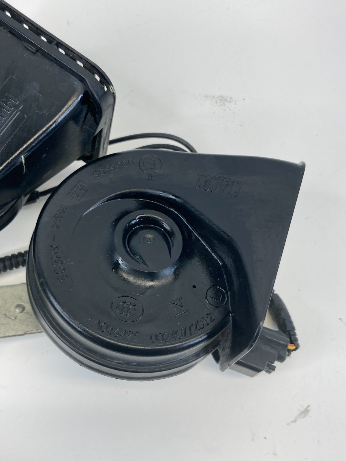 2013-2016 Ford Escape Low & High Horn Note Tone Pitch Alarm Signal E30055306 OEM