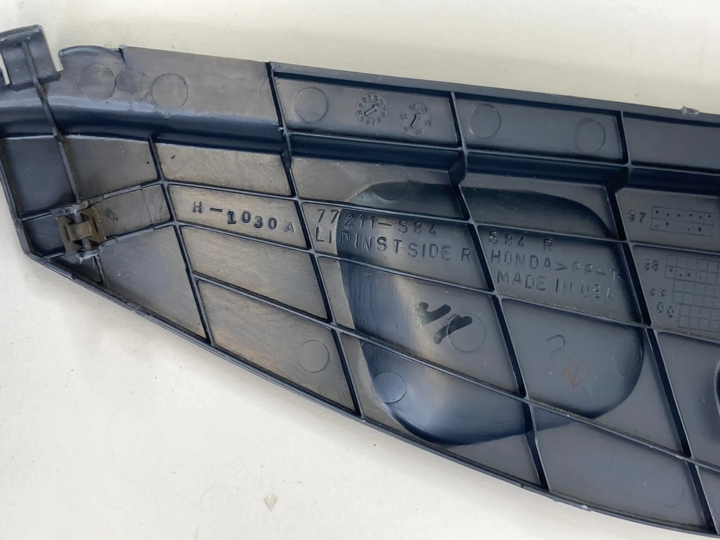 1998-2002 HONDA ACCORD DASH PANEL RIGHT FUSE BOX DOOR TRIM COVER 77211-S84 OEM