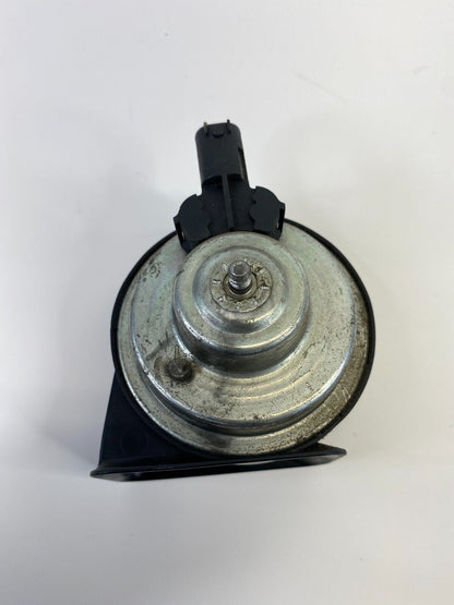 2003-2009 Range Rover Low Note Alarm Signal Horn Assembly E355306 OEM