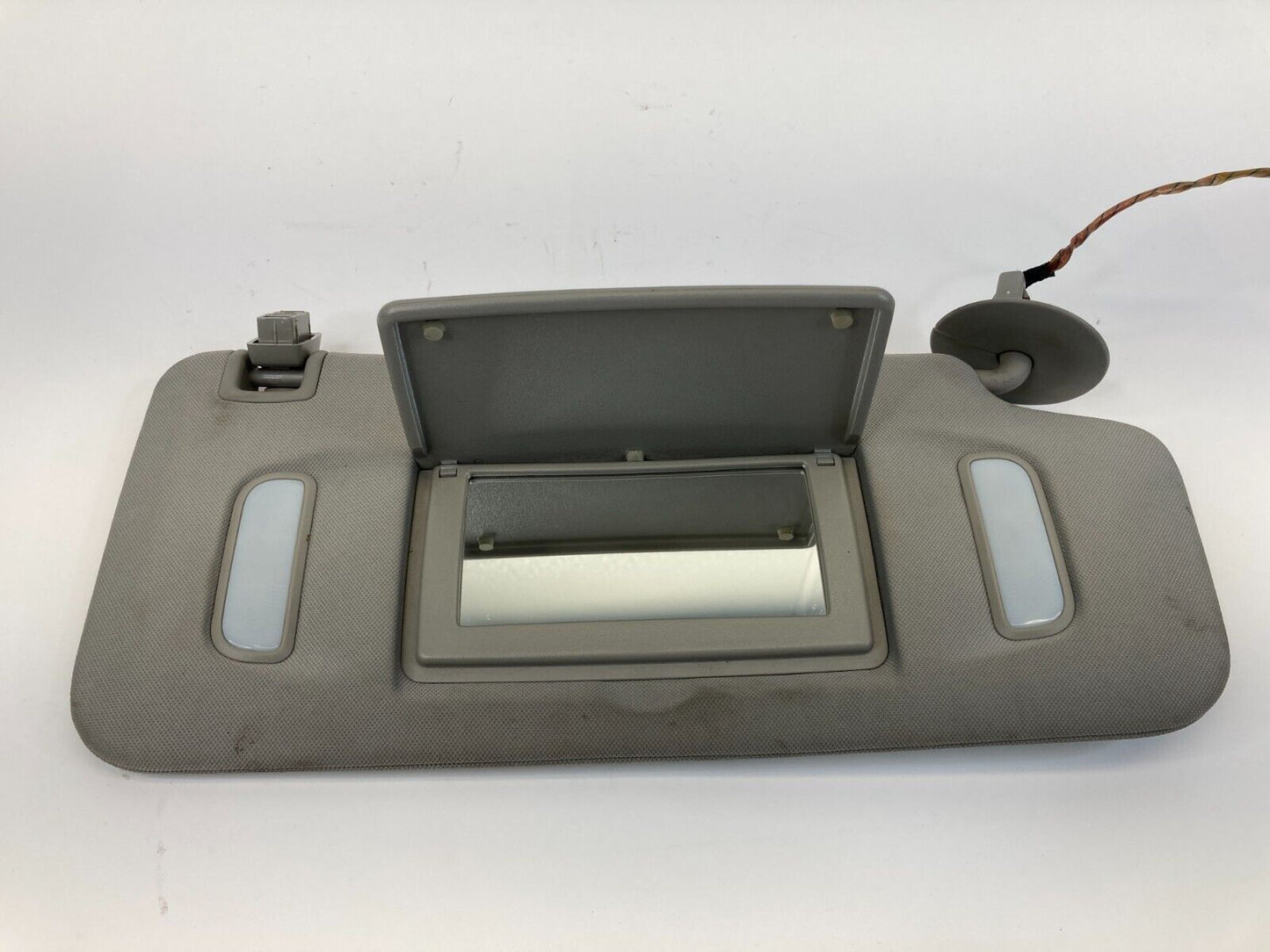 2008-2017 Buick Enclave Right Passenger Sunvisor Sun Visor W Illumination OEM