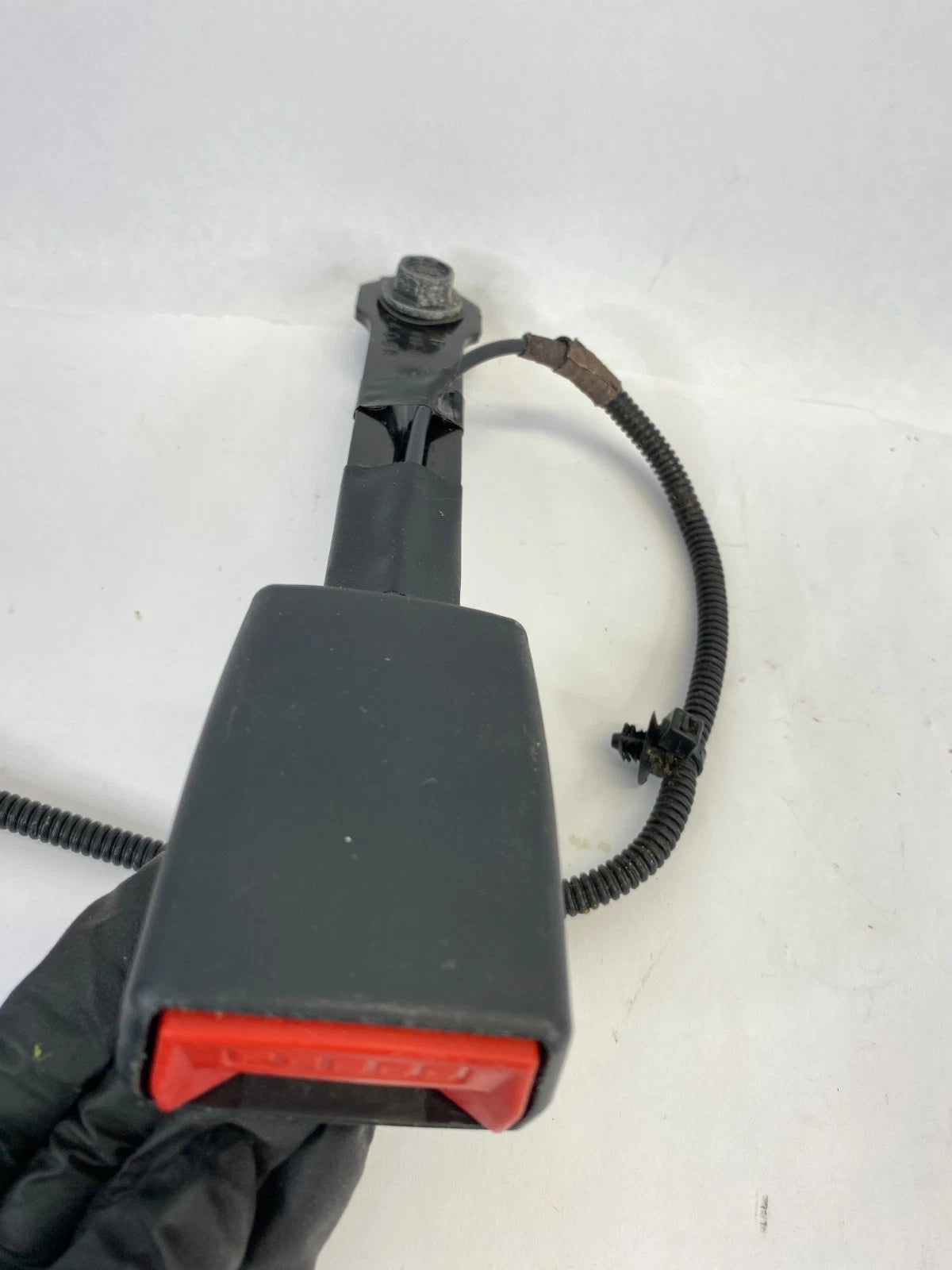 2011-2015 HYUNDAI SONATA HYBRID FRONT RIGHT PASSENGER SEAT BELT BUCKLE ASSY OEM