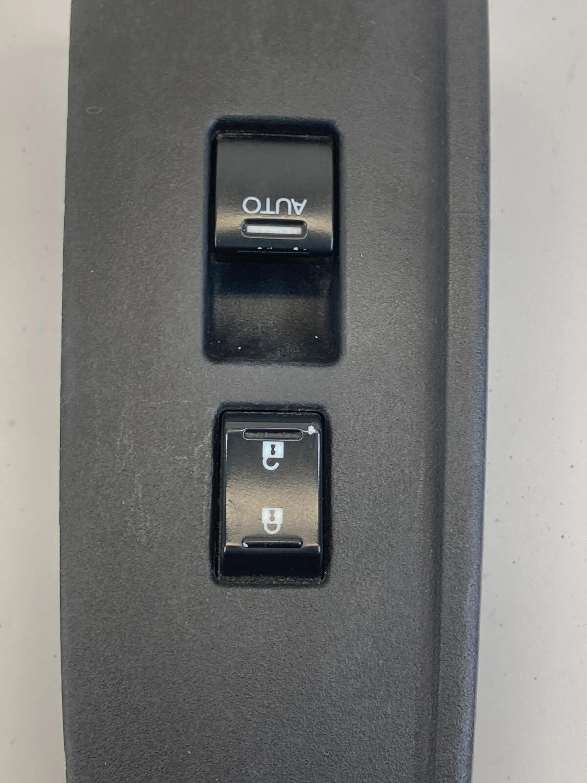 08-12 HONDA ACCORD FRONT RIGHT PASSENGER WINDOW SWITCH BEZEL OEM 35760-TA0-A310