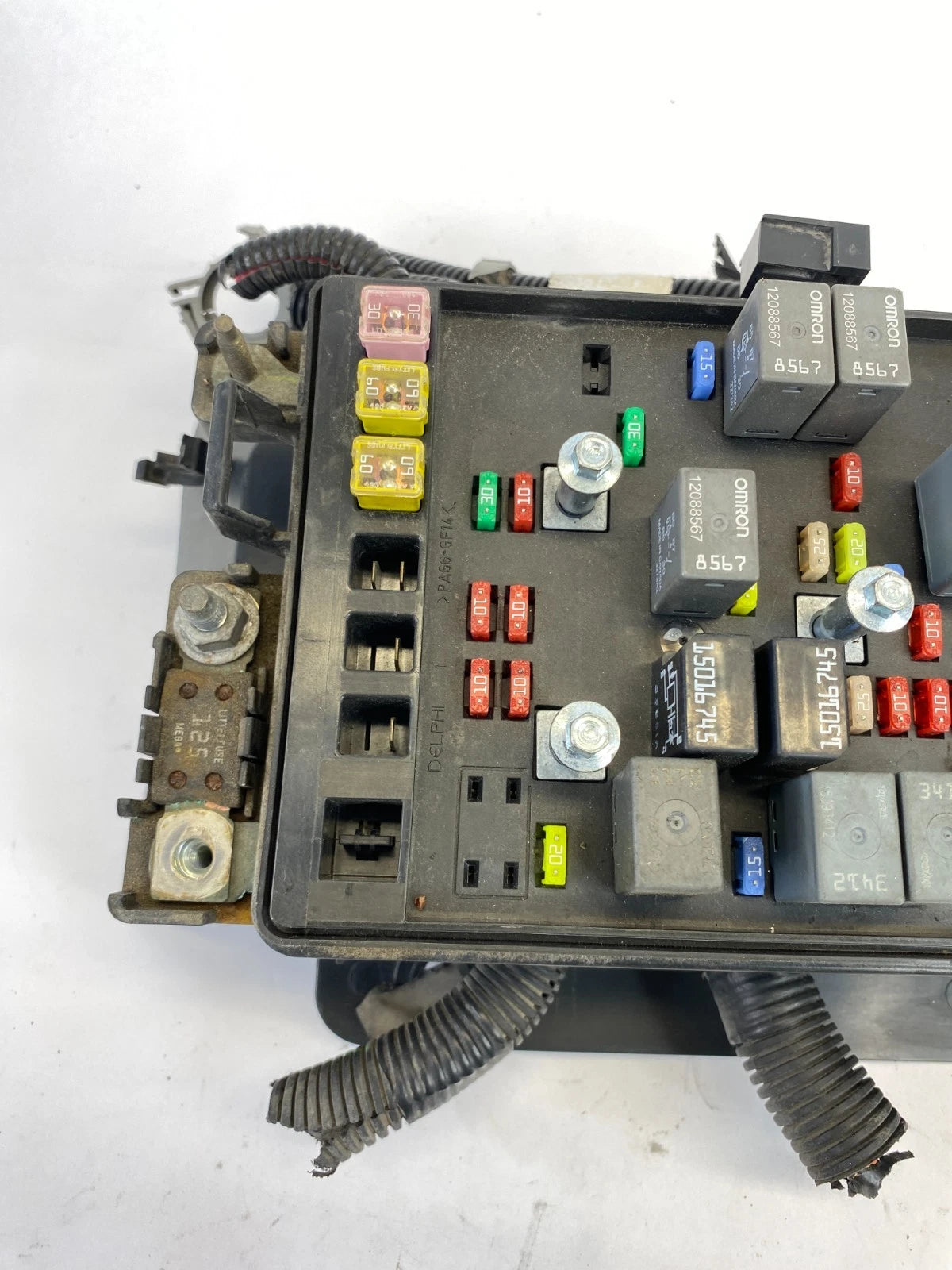 2004 2005 GMC ENVOY 4.2L RWD ENGINE FUSE BOX JUNCTION BLOCK PANEL ASSEMBLY OEM
