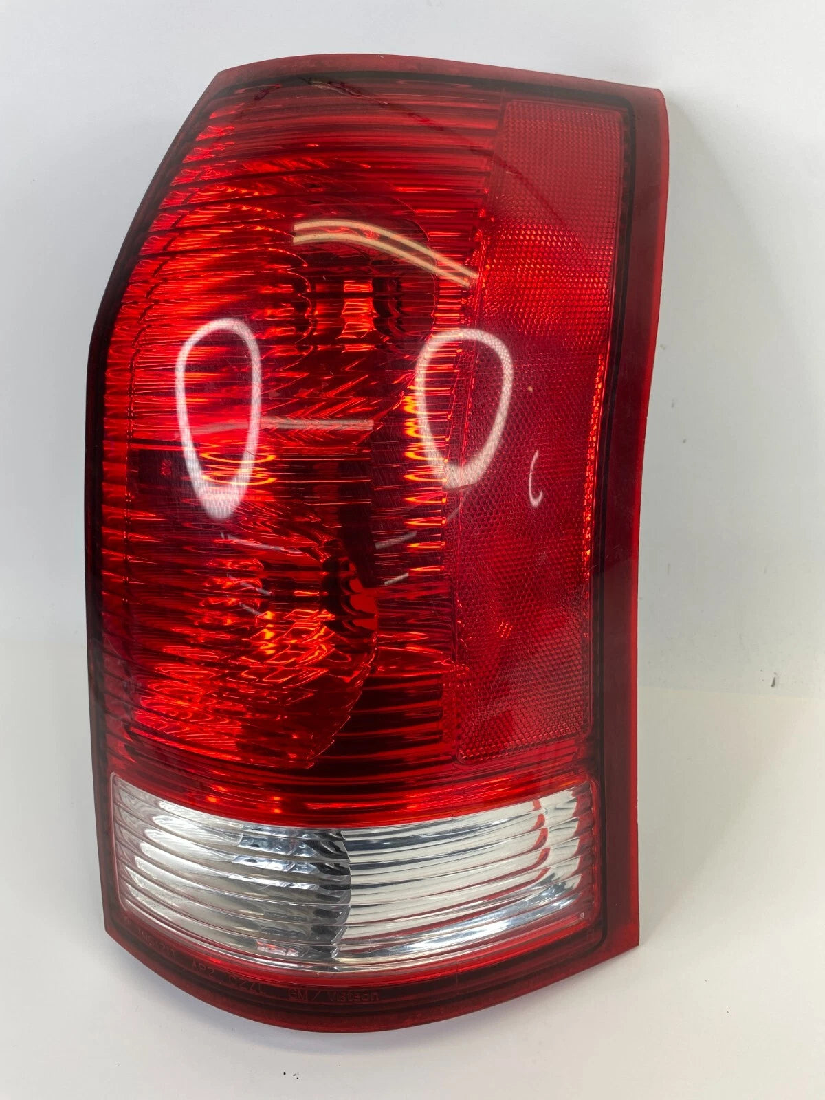 2002-2007 SATURN VUE RIGHT SIDE TAIL LIGHT TAILLIGHT TAILLAMP ASSY 22711438 OEM