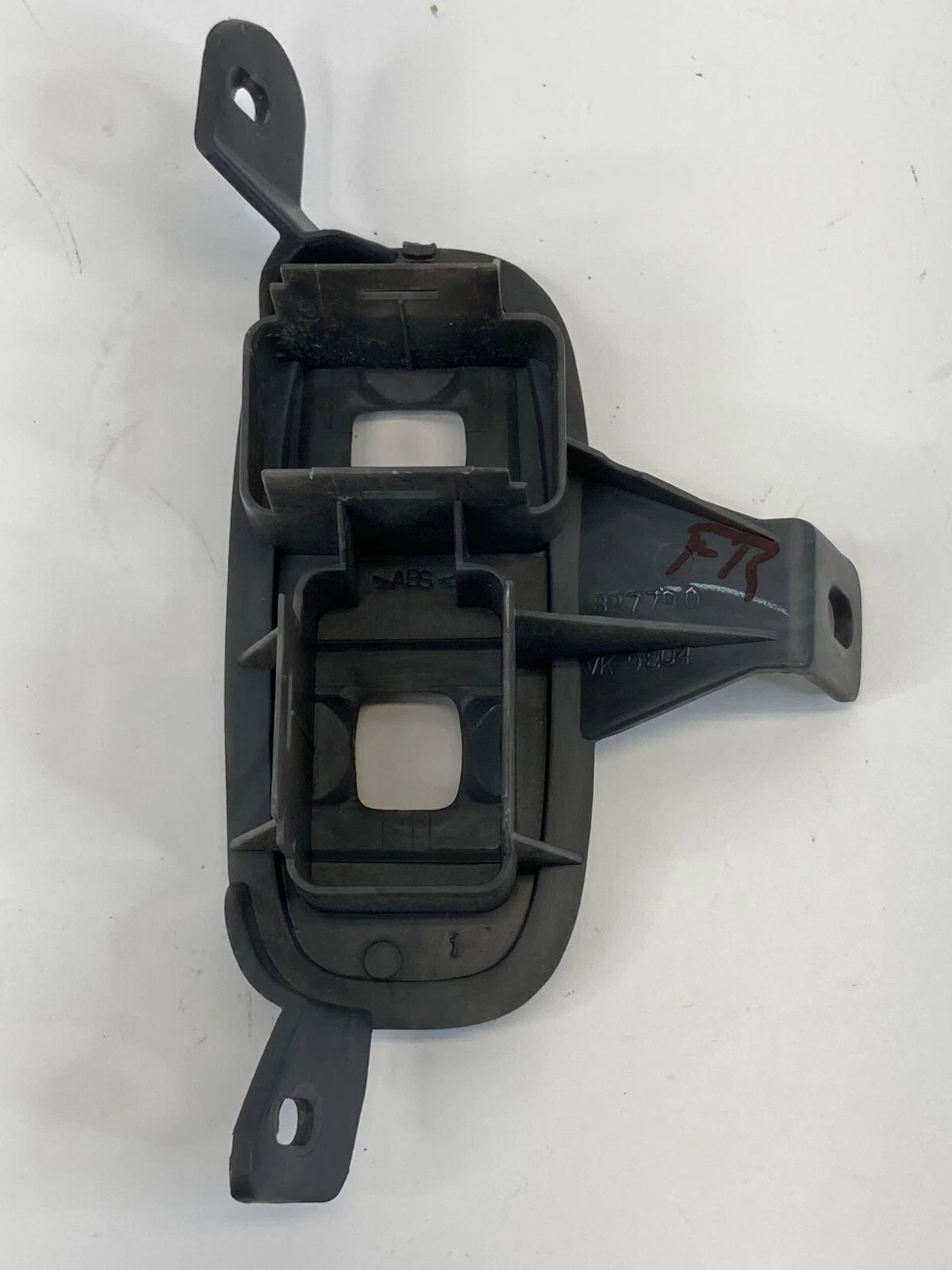 2004-2008 PONTIAC GRAND PRIX FRONT RIGHT SIDE DOOR WINDOW SWITCH BEZEL TRIM OEM