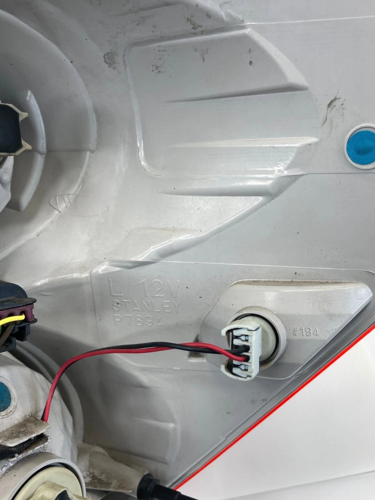 2010-2015 CHEVROLET CHEVY EQUINOX LEFT DRIVER SIDE TAIL LIGHT TAILLIGHT ASSY OEM