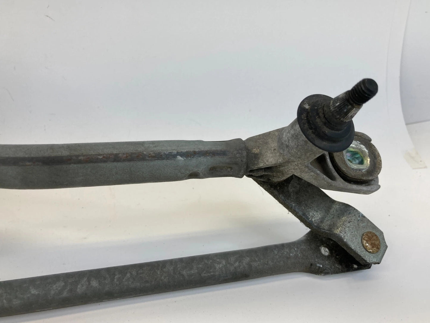 05-11 AUDI A6 FRONT WINDSHIELD WIPER TRANSMISSION MOTOR W/LINKAGE 4F1955119 OEM