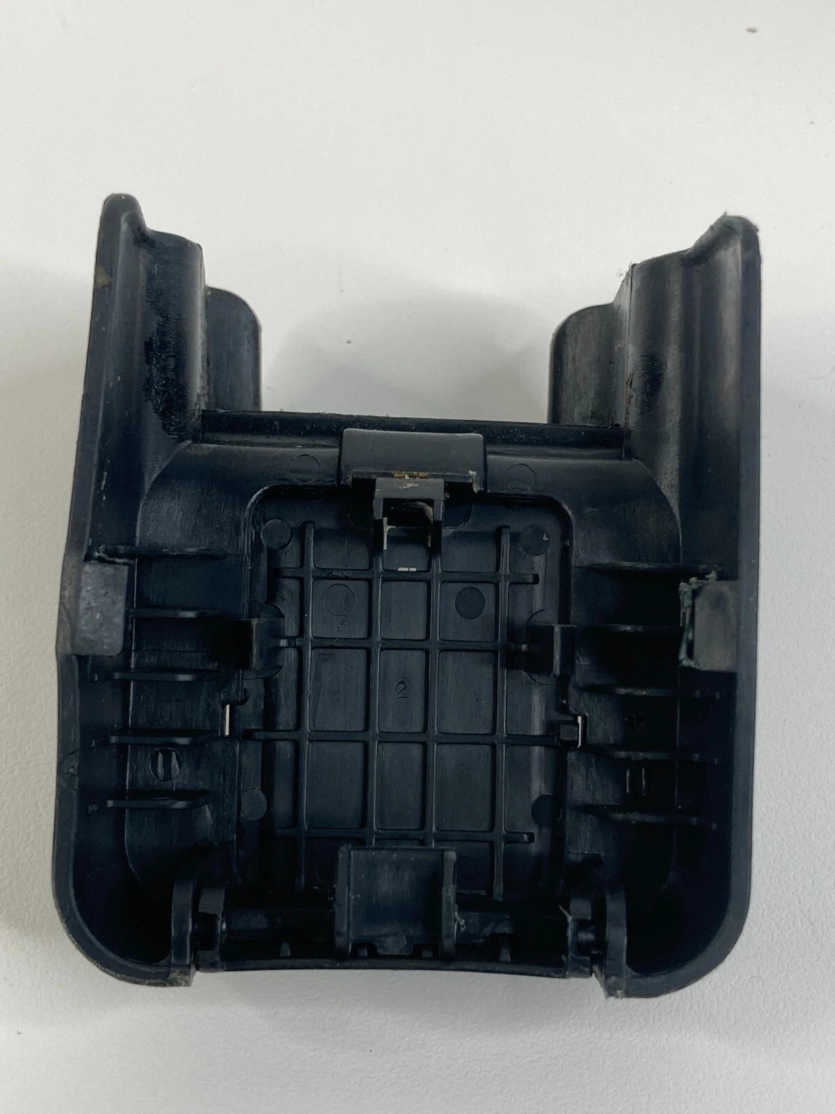 2011-2014 HYUNDAI SONATA FRONT SEAT TRACK FLOOR COVER TRIM END CAP BEZEL OEM