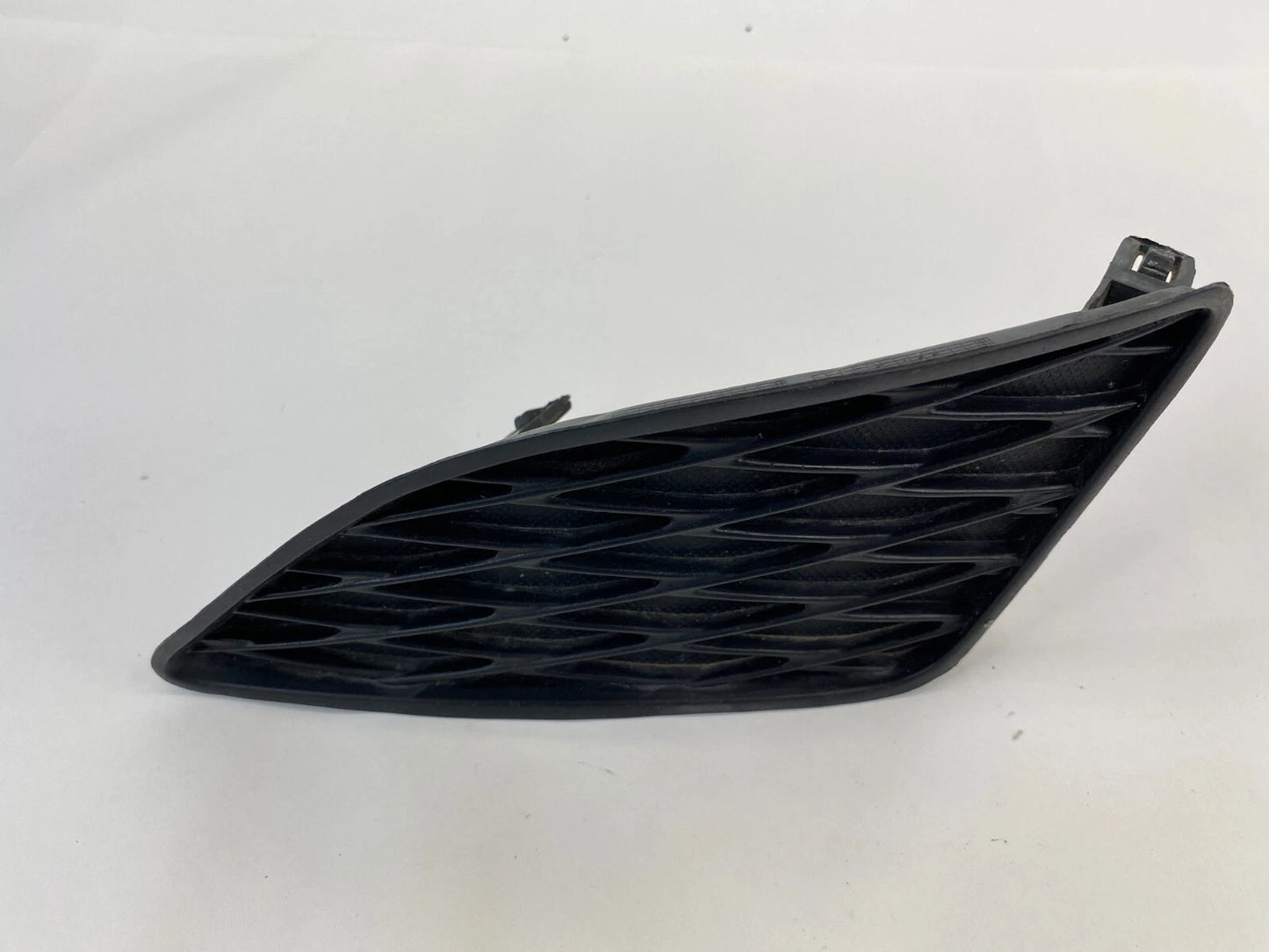 2009 2010 TOYOTA COROLLA LEFT DRIVER FOG LIGHT LAMP COVER BEZEL BRACKET HOLE