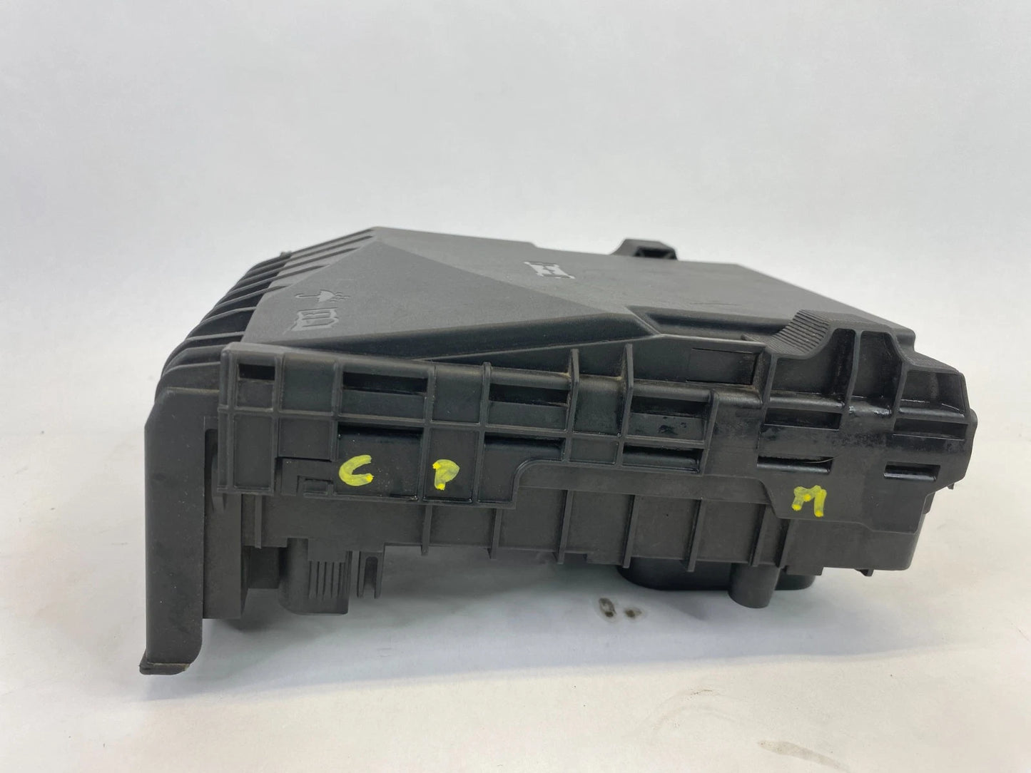 2009-2017 VW CC ENGINE UNDER HOOD FUSE BOX BLOCK RELAYS MODULE OEM 3C0937125A