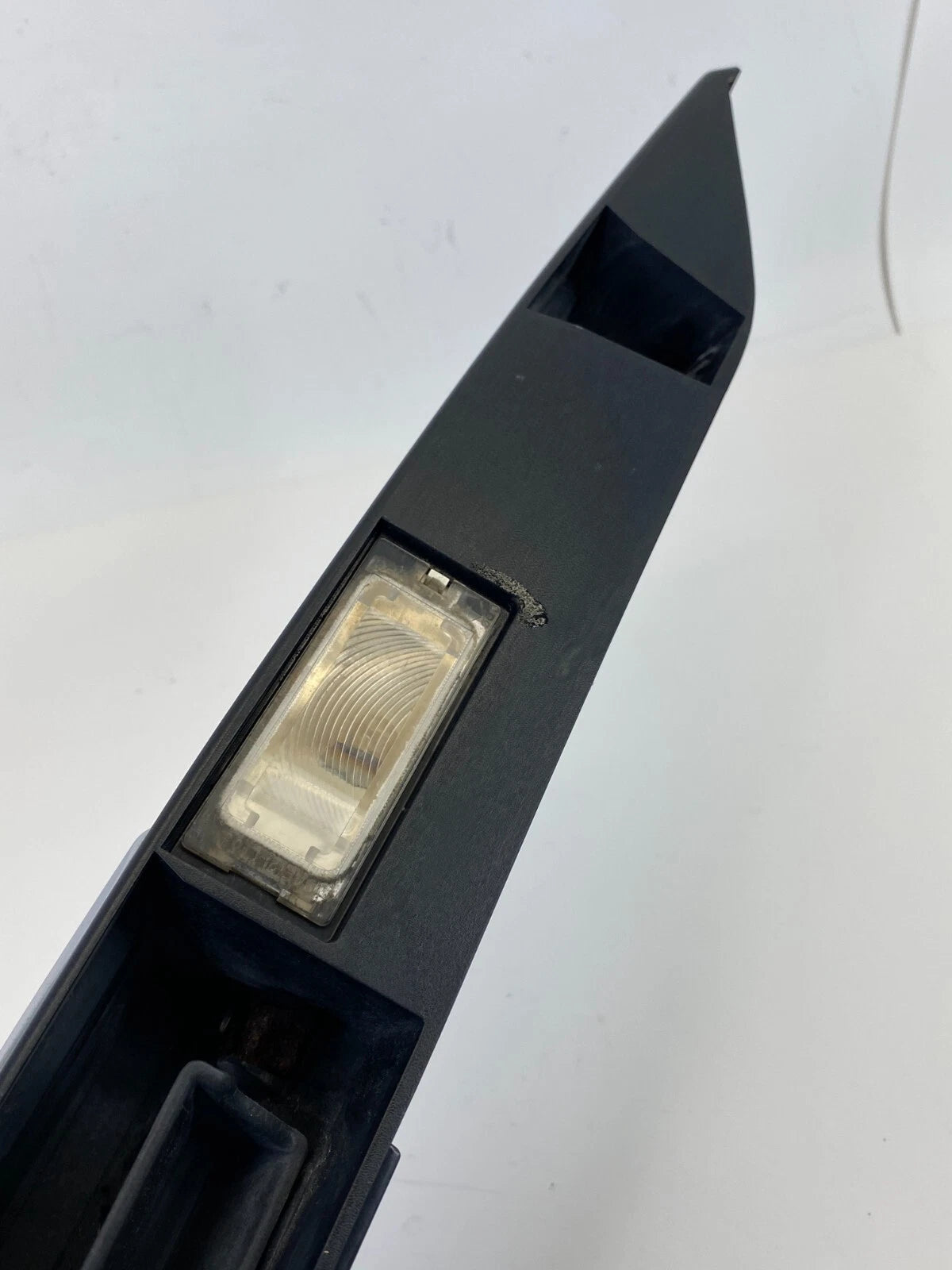 08-10 CHRYSLER TOWN & COUNTRY REAR LIFTGATE HANDLE MOLDING W/ CAMERA 05109538AC