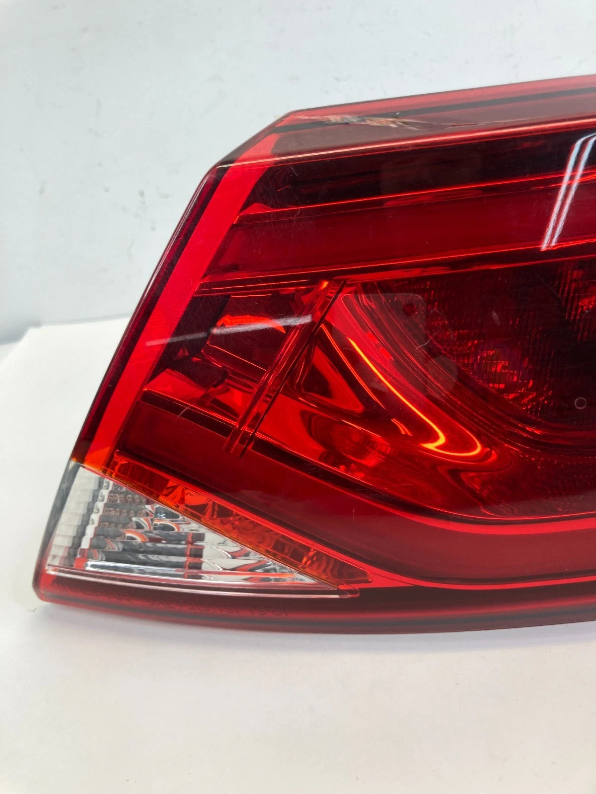 2015-2017 CHRYSLER 200 REAR RIGHT PASSENGER SIDE TAIL LIGHT LAMP 68110362AA OEM