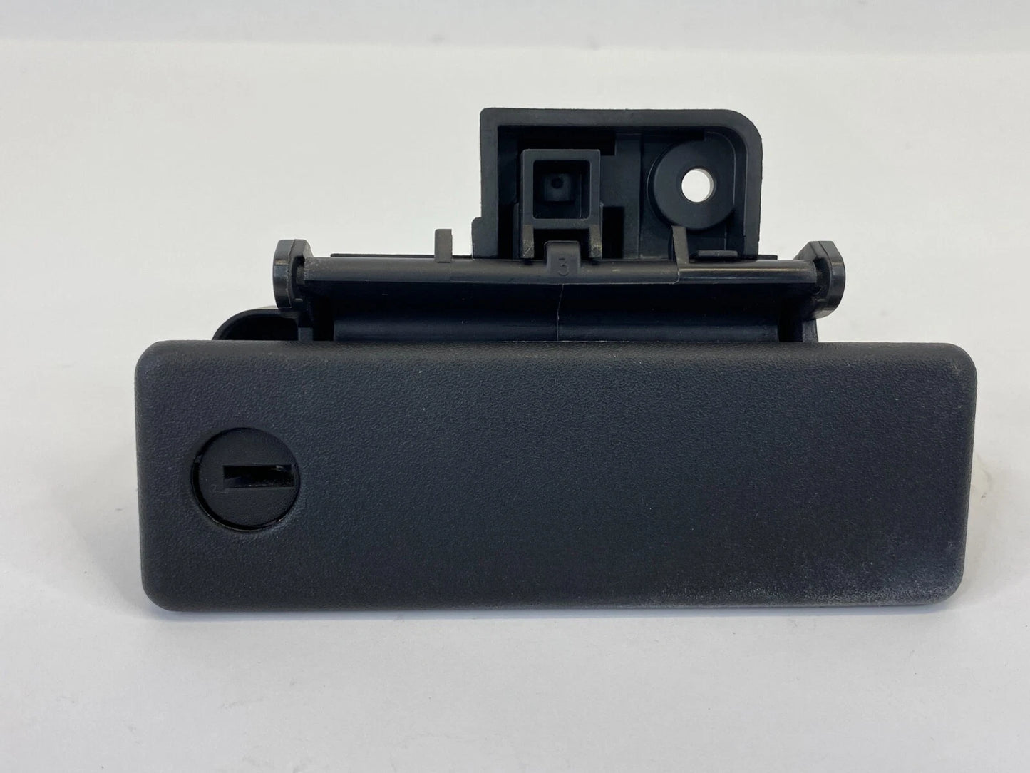 2003 2004 LINCOLN NAVIGATOR GLOVE BOX LOCK LATCH HANDLE W/O KEY 2C5A-7806004-AEW