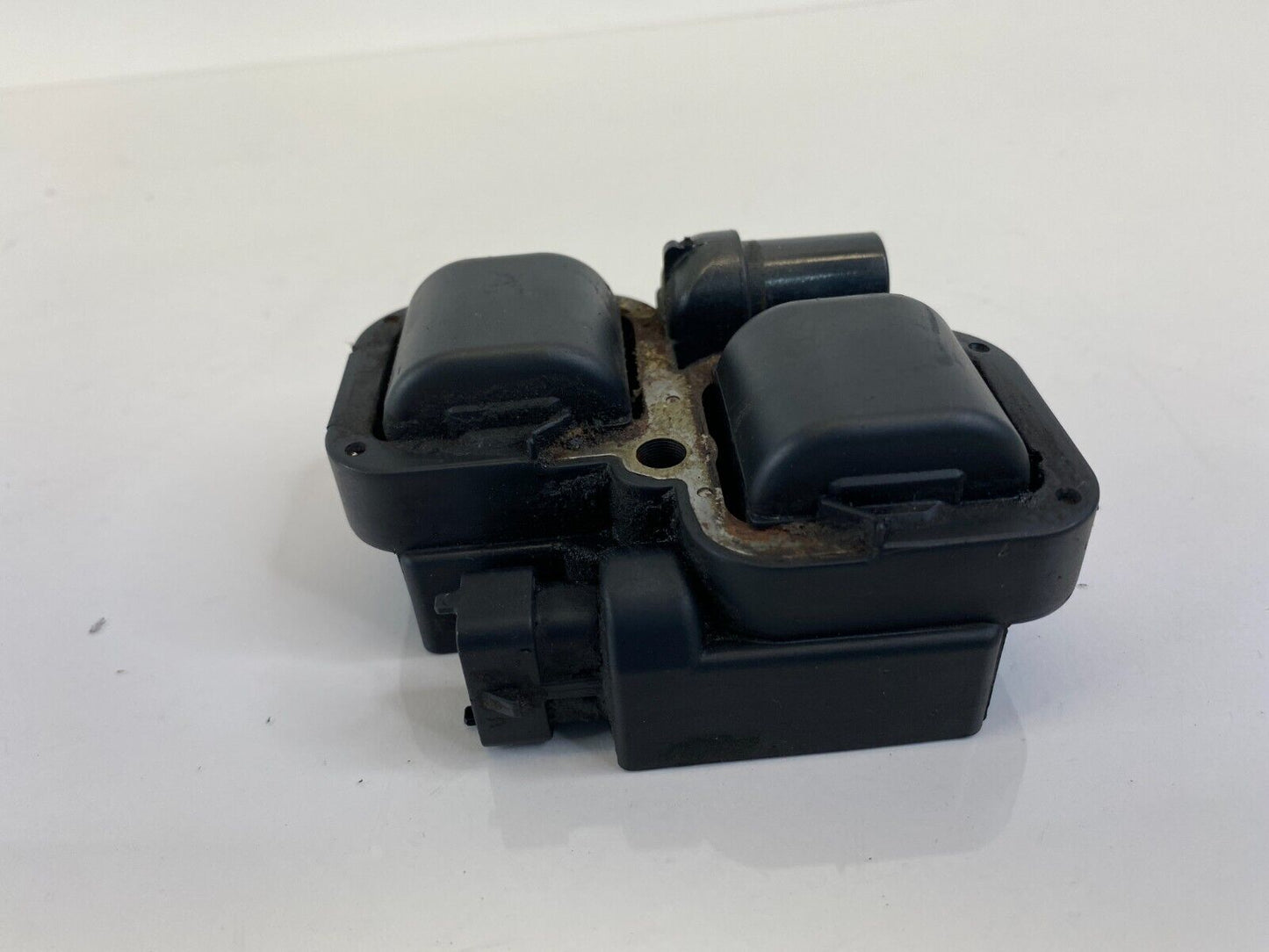 01 02 03 04 05 Mercedes-Benz C240 Sedan 2.6L V6 A/T Ignition Coil 0221503035