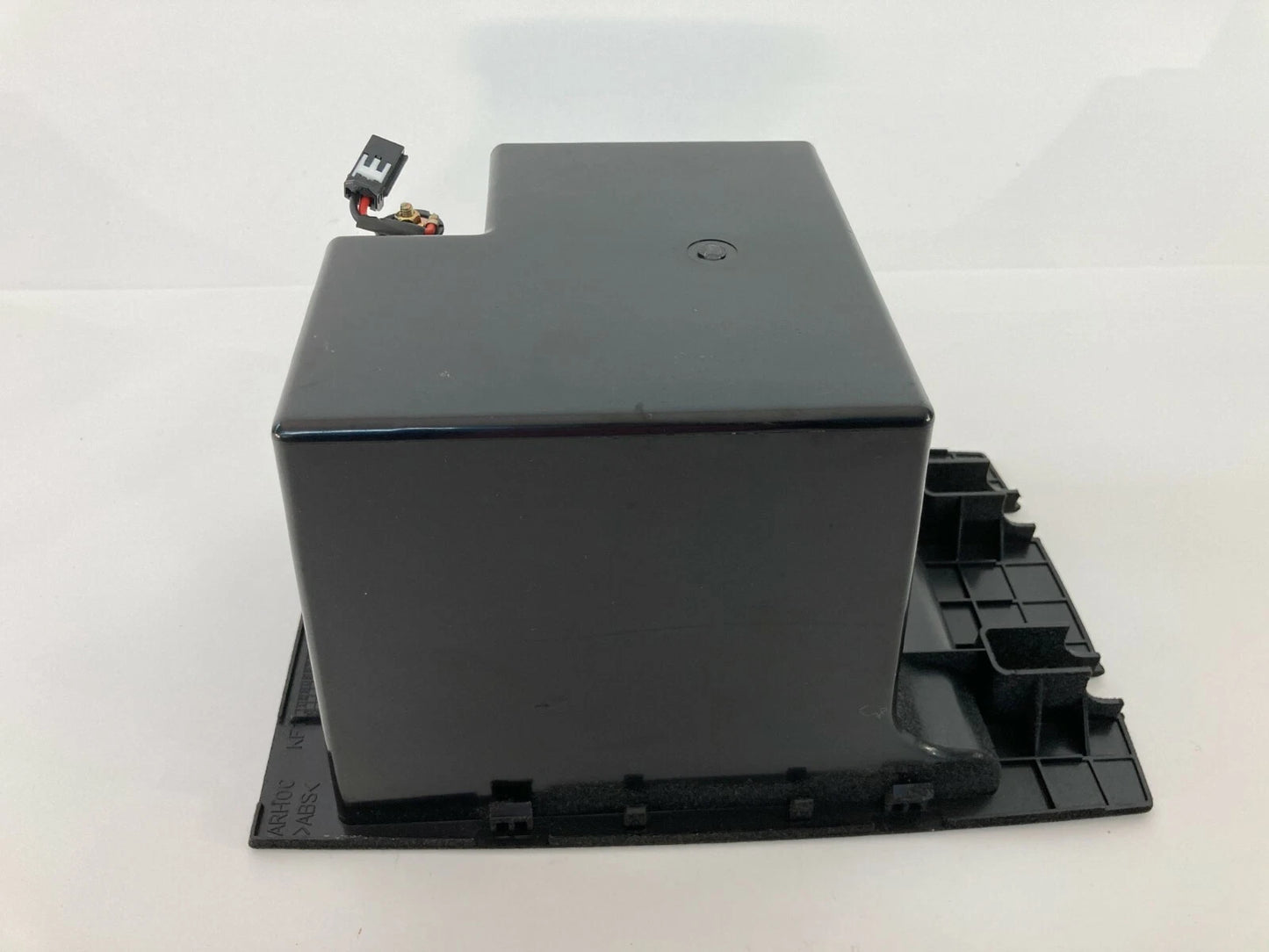 2004 2005 2006 KIA AMANTI CENTER CONSOLE STORAGE COMPARTMENT BOX ORGANIZER OEM