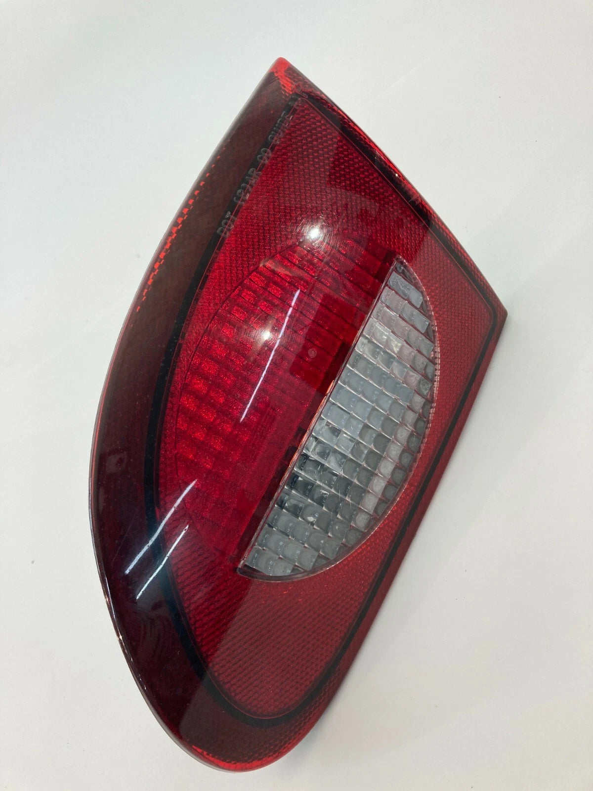 2000-2002 CHEVROLET CAVALIER PASSENGER RIGHT REAR TAIL LIGHT LAMP 16519344 OEM