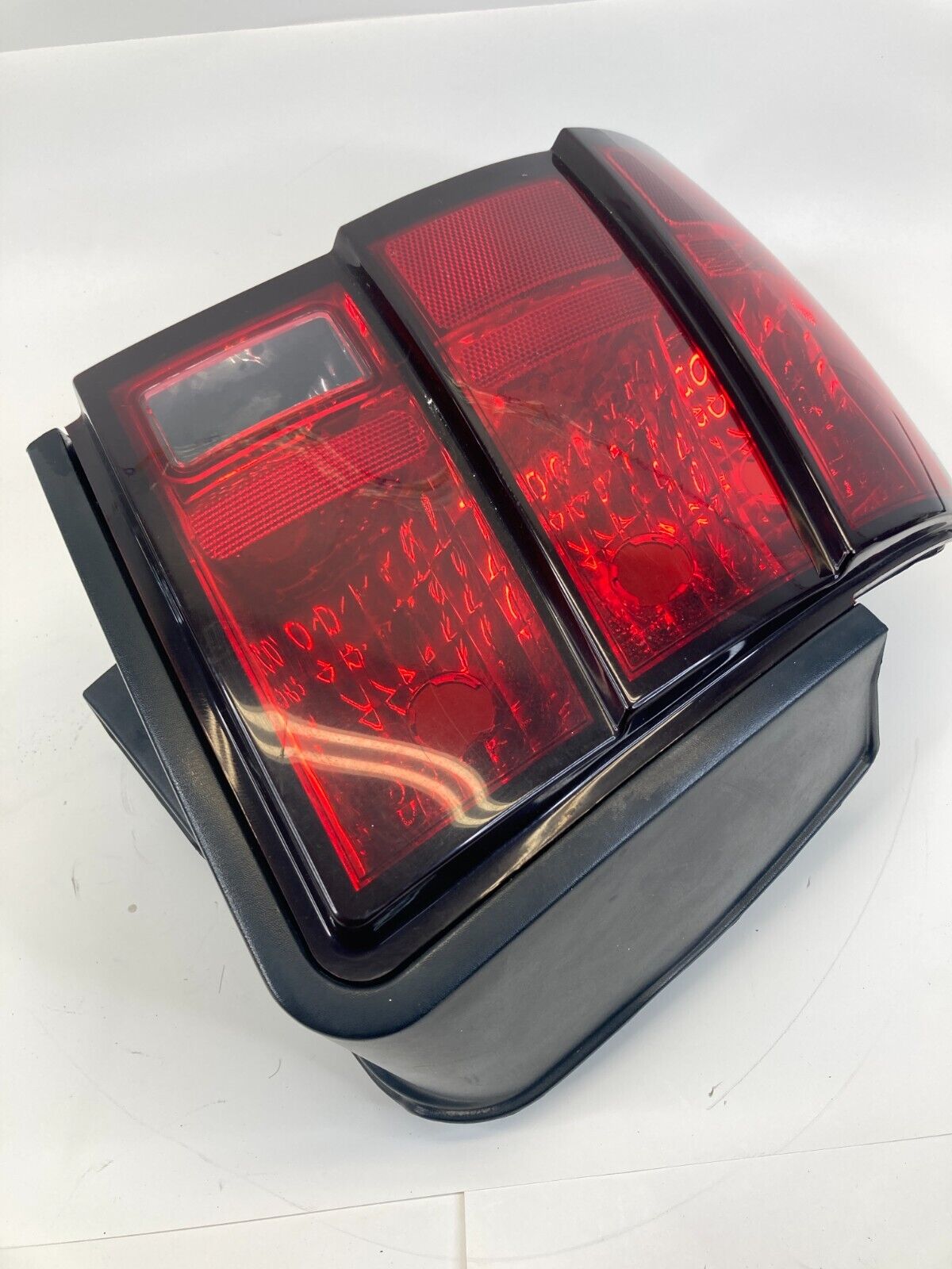 1999-2004 Ford Mustang Back Rear Left Side Tail Light Taillligh Lamp XR3313B505