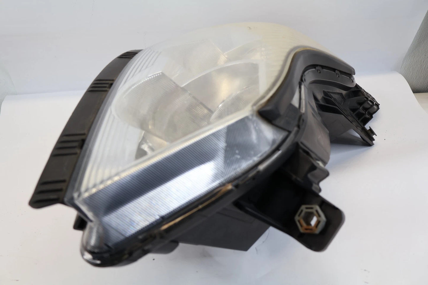 2009-2012 CHEVROLET TRAVERSE RIGHT PASSENGER SIDE HALOGEN HEADLIGHT LAMP OEM