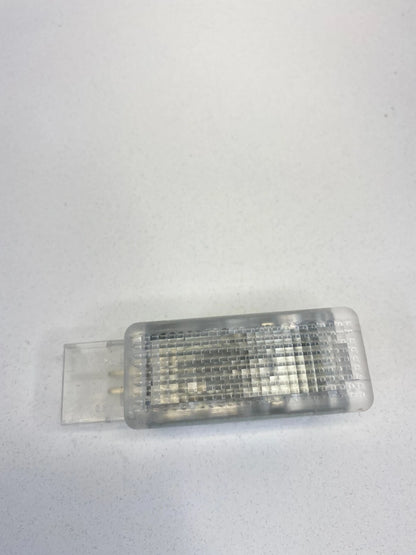 2006-2010 VOLKSWAGEN PASSAT INTERIOR GLOVE BOX WARNING LIGHT LAMP 7L0947415 OEM