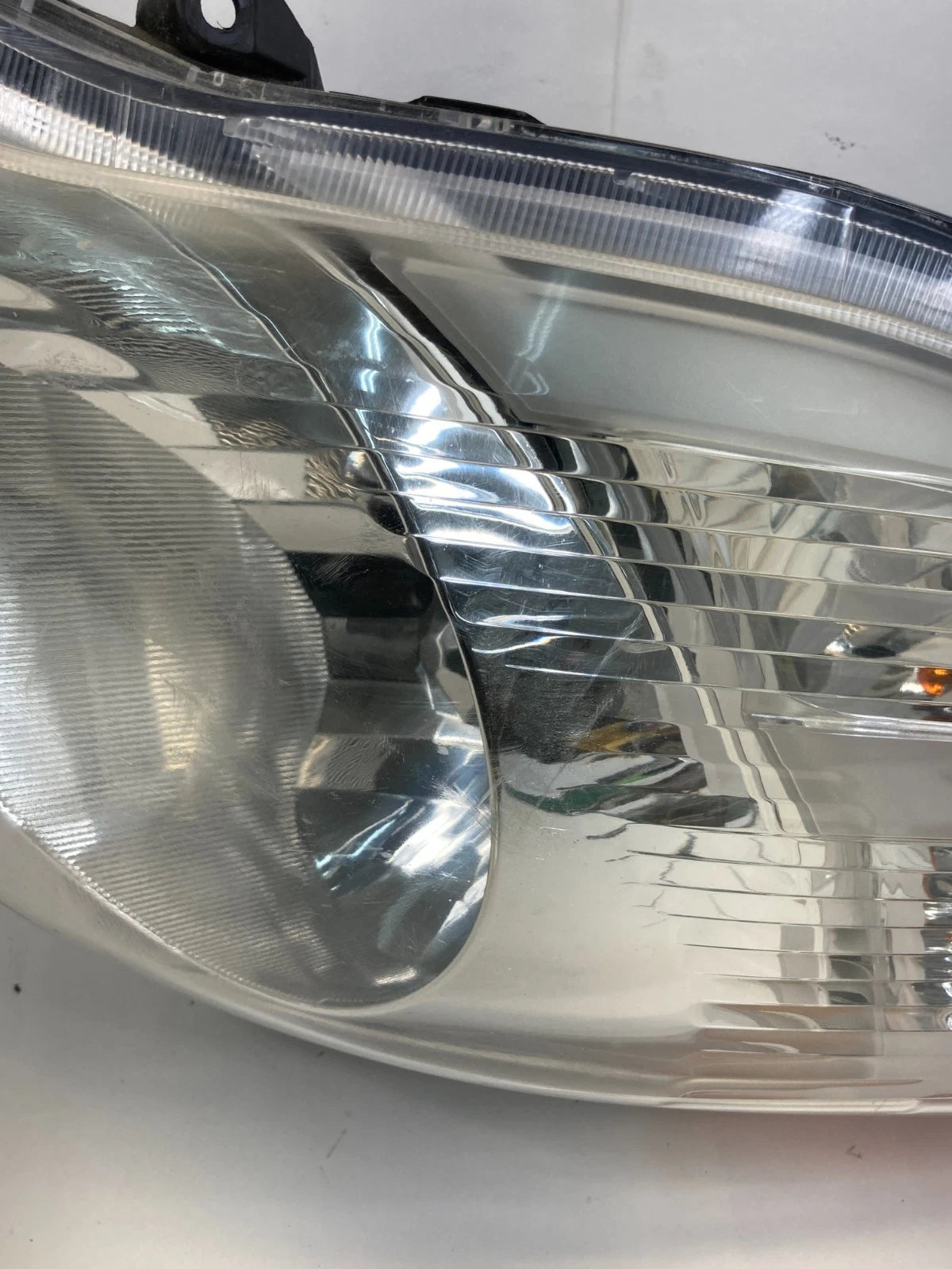 2007 2008 TOYOTA YARIS HATCHBACK LIFTBACK HEADLIGHT ASSEMBLY LEFT SIDE LAMP OEM