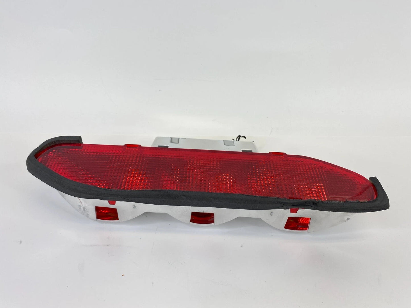 2000-2004 NISSAN XTERRA REAR THIRD 3RD BRAKE LIGHT HIGH MOUNT STOP LIGHT OEM