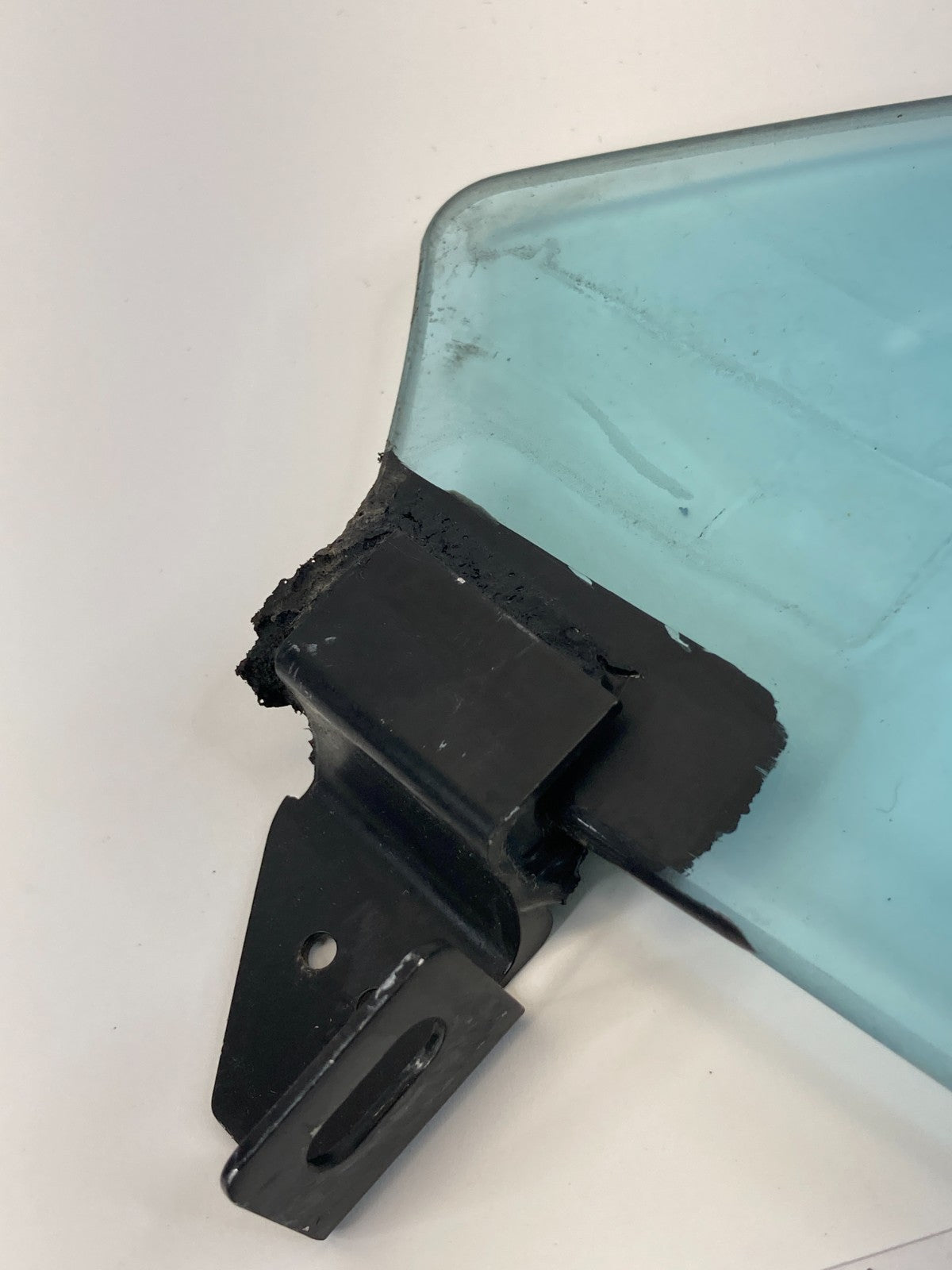 2006 Mercedes CLS500 Rear Left Side Back Vent Quarter Window Glass A2197370530